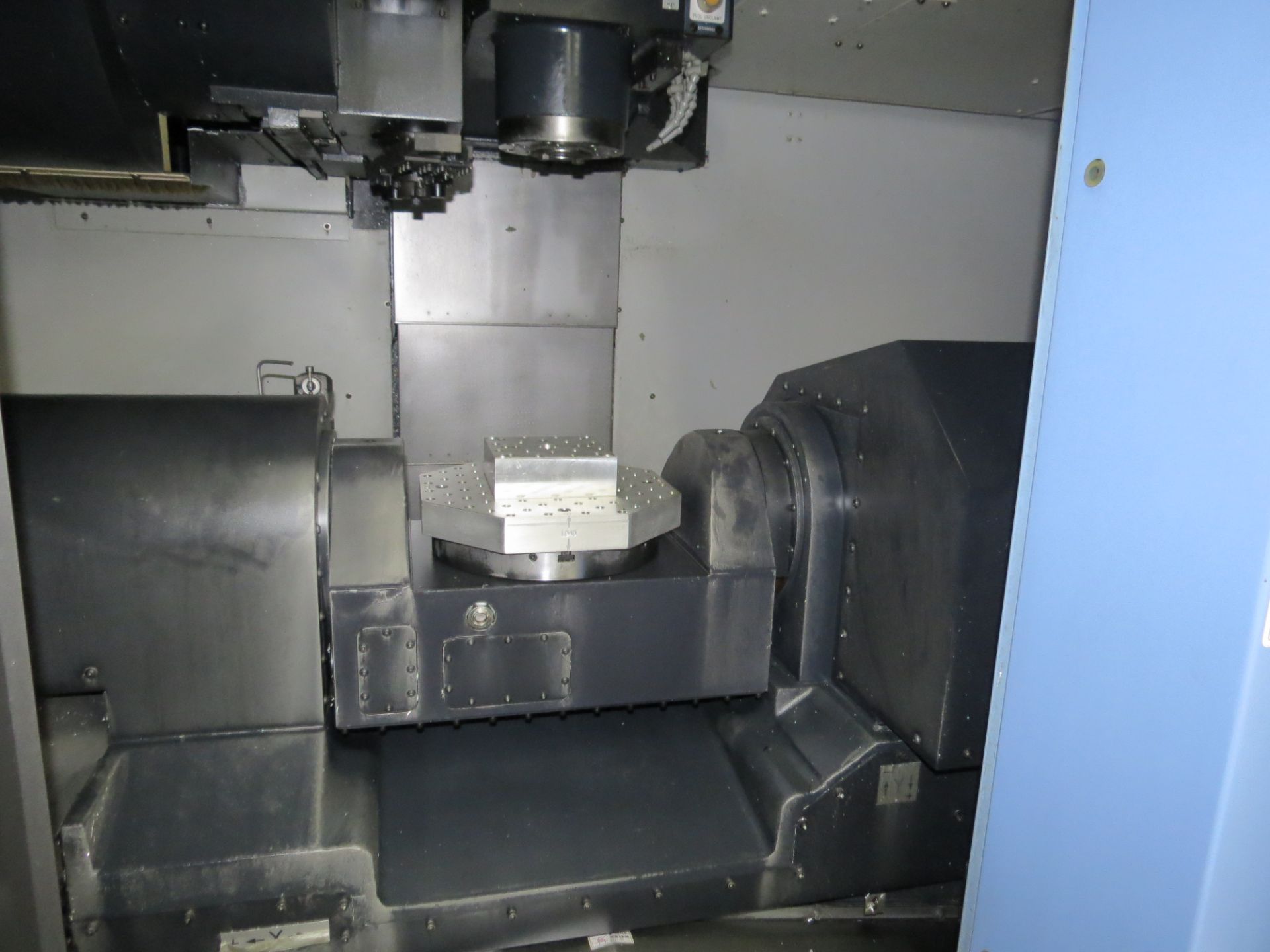 DOOSAN DNM 350 5-AXIS VMC Fanuc control, Trunnion Tilt-table,12K RPM, 60 ATC, New 2017 (Anaheim, CA) - Image 8 of 11