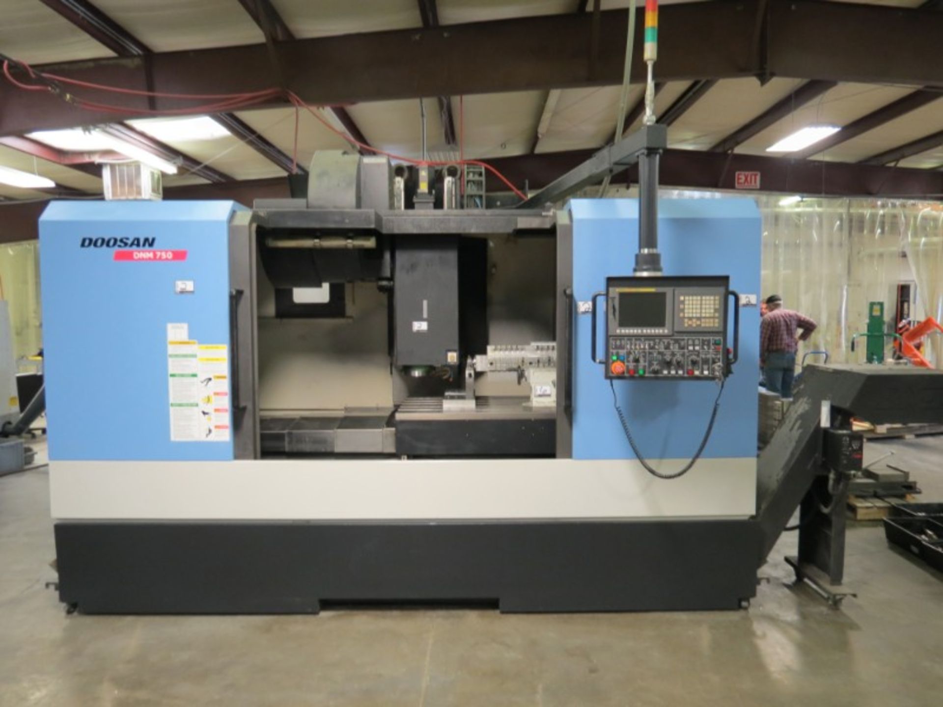 Doosan DNM750 4-Axis VMC, Fanuc 30i, 64.2"x30"x25.6", 8000 RPM, 30 ATC, chip conveyor, New 2013 - Image 3 of 10