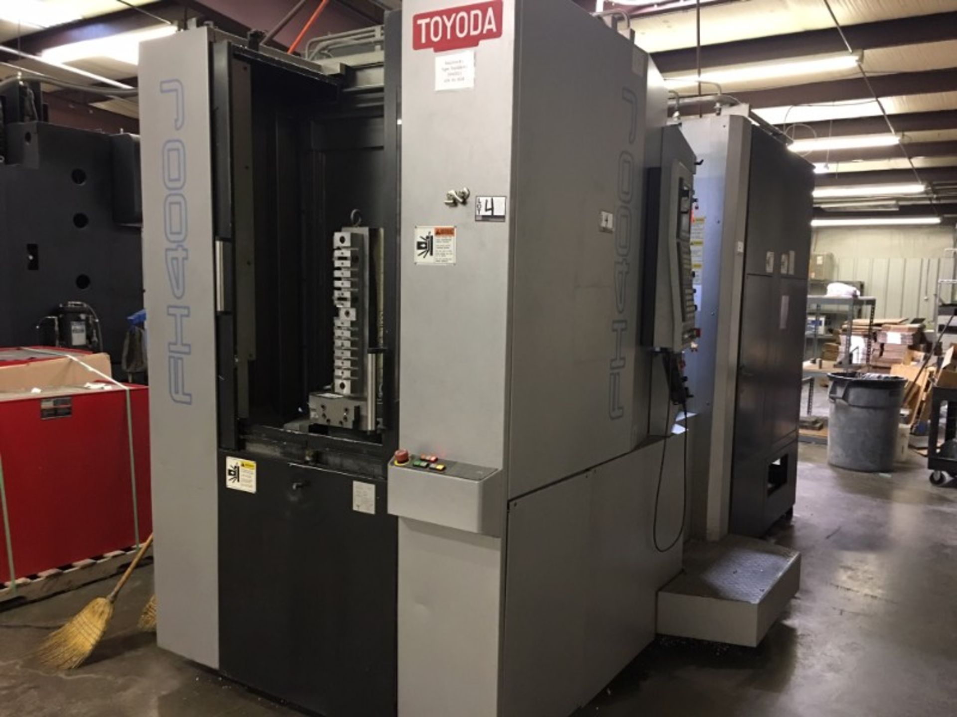 Toyoda FH400J 4-Axis HMC, Fanuc 32i-Model A control, (2) 15.75" pllts, 15K RPM, 30 HP, CT-40, 60 ATC - Image 4 of 9