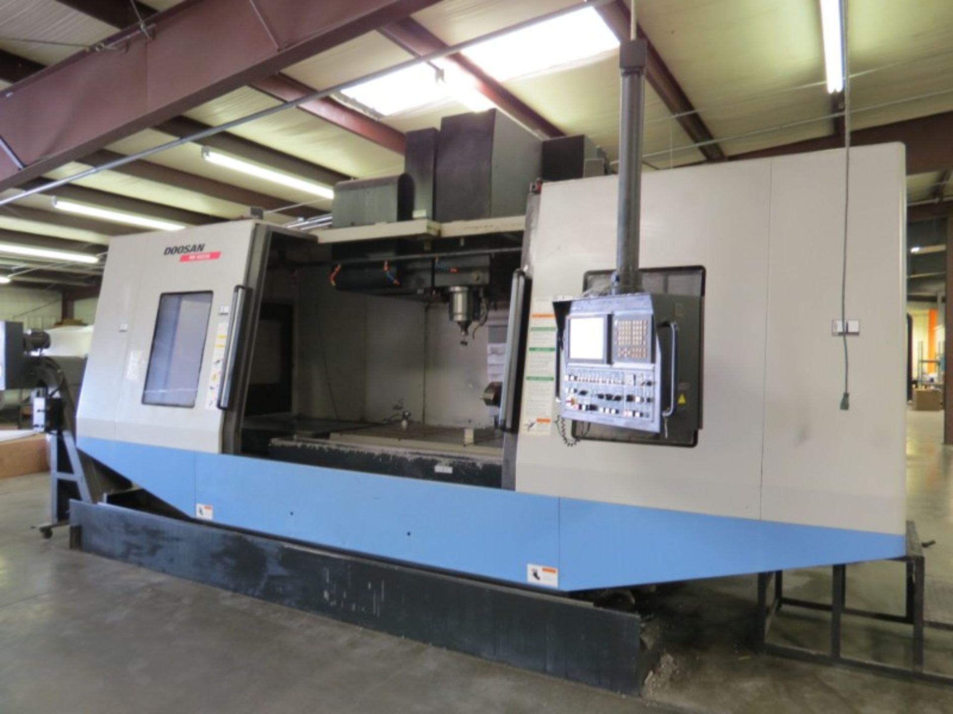 Doosan MV8035S 4-Axis VMC, Fanuc 18i-MB, 80"x35"x40", 6000 RPM, CTS, CT-50, 30 ATC, chip conveyor, - Image 8 of 10