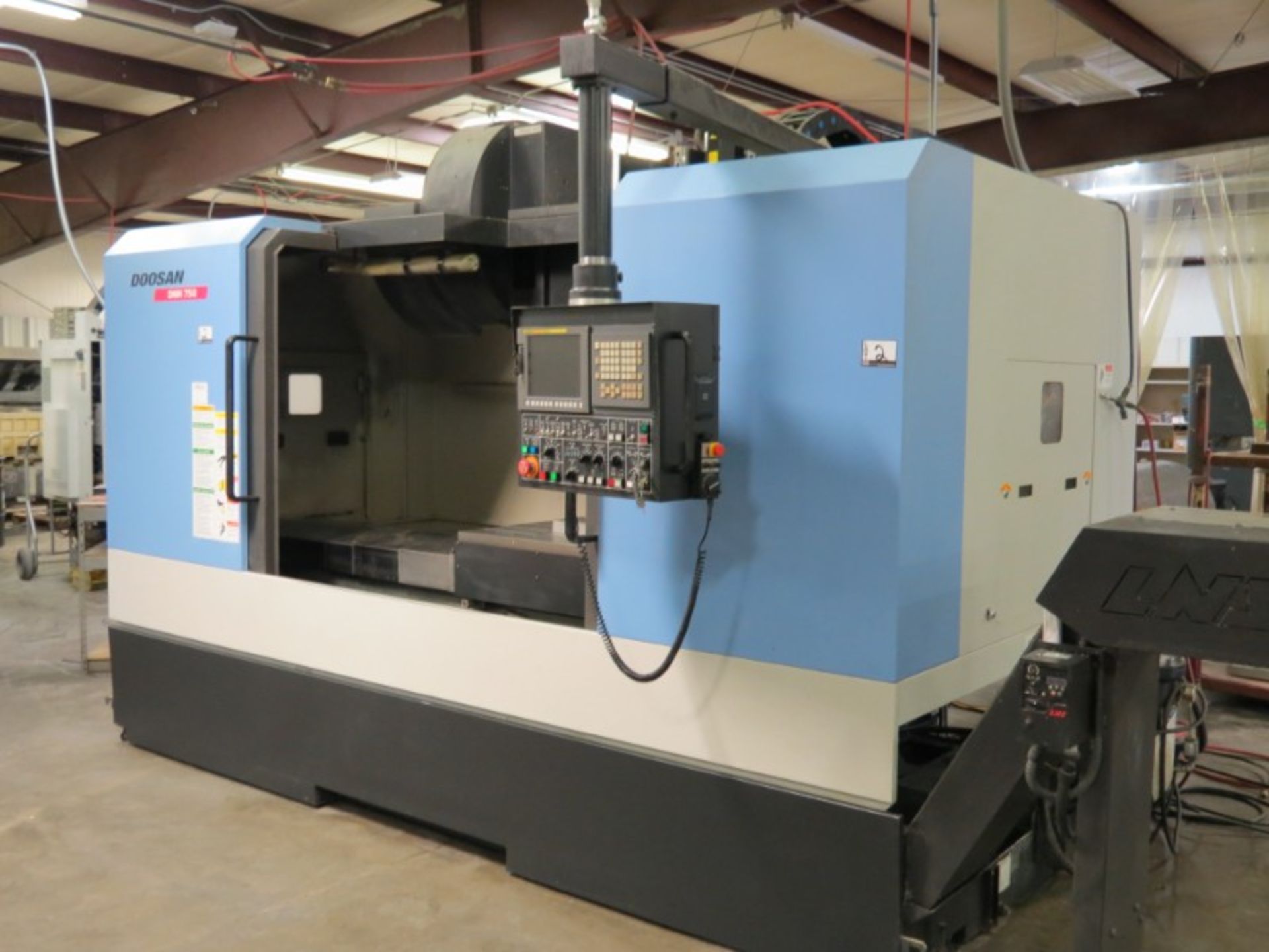 Doosan DNM750 4-Axis VMC, Fanuc 30i, 64.2"x30"x25.6", 8000 RPM, 30 ATC, chip conveyor, New 2013 - Image 9 of 10