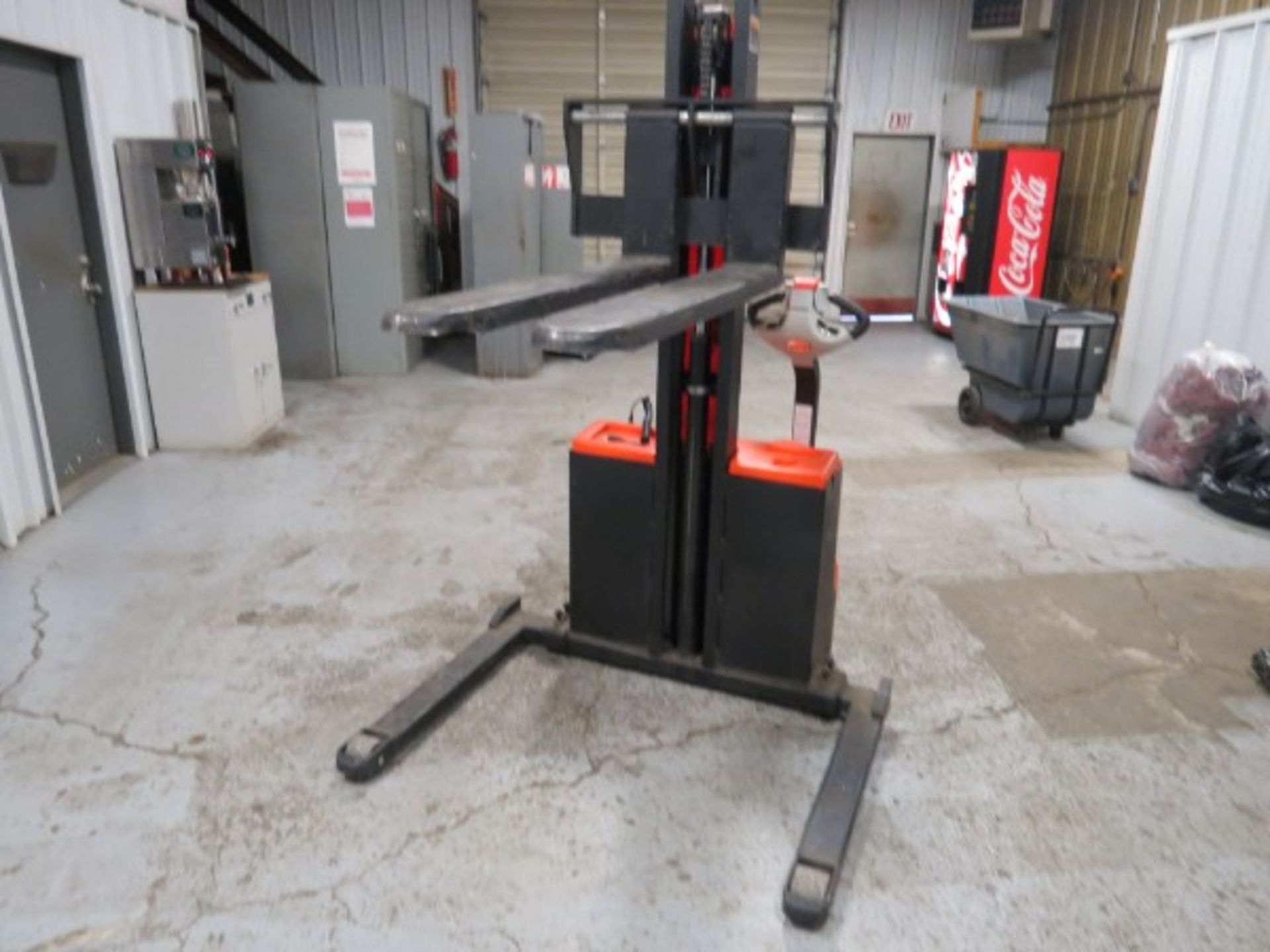 2200lb Presto PPS 2200-62NAS Electric Pallet Lift, S/N V42524-100-02/111338, New 2012 - Image 3 of 5