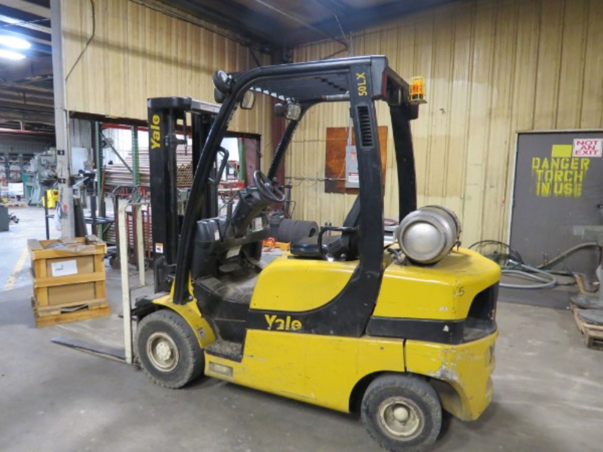 5000lb Yale 50LX LPG Fork Lift, S/N A974V02943L, 1864 Hrs - Image 3 of 5