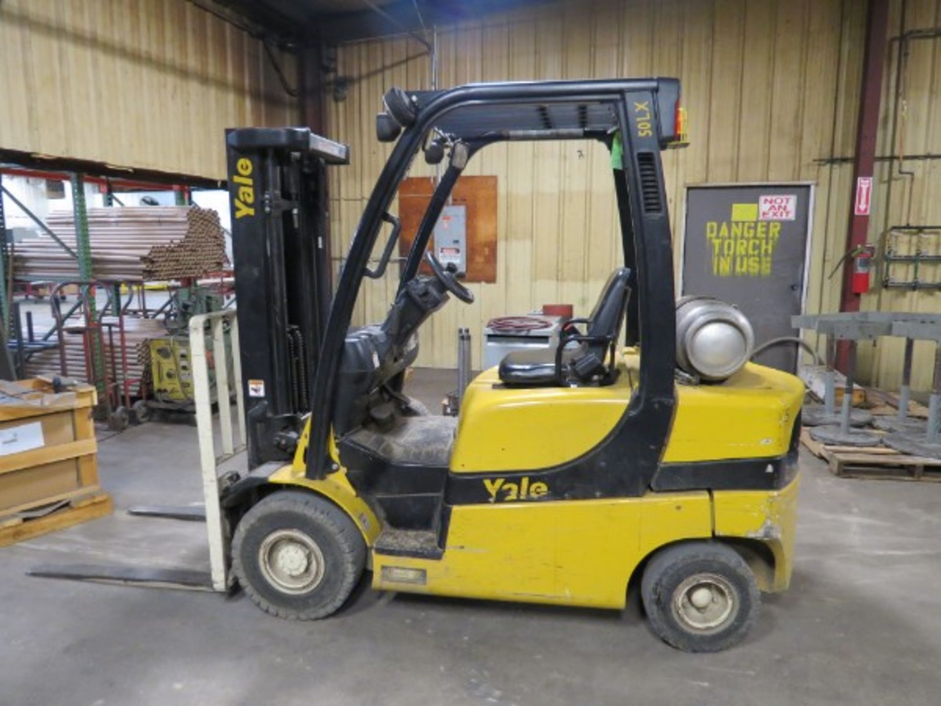 5000lb Yale 50LX LPG Fork Lift, S/N A974V02943L, 1864 Hrs - Image 4 of 5