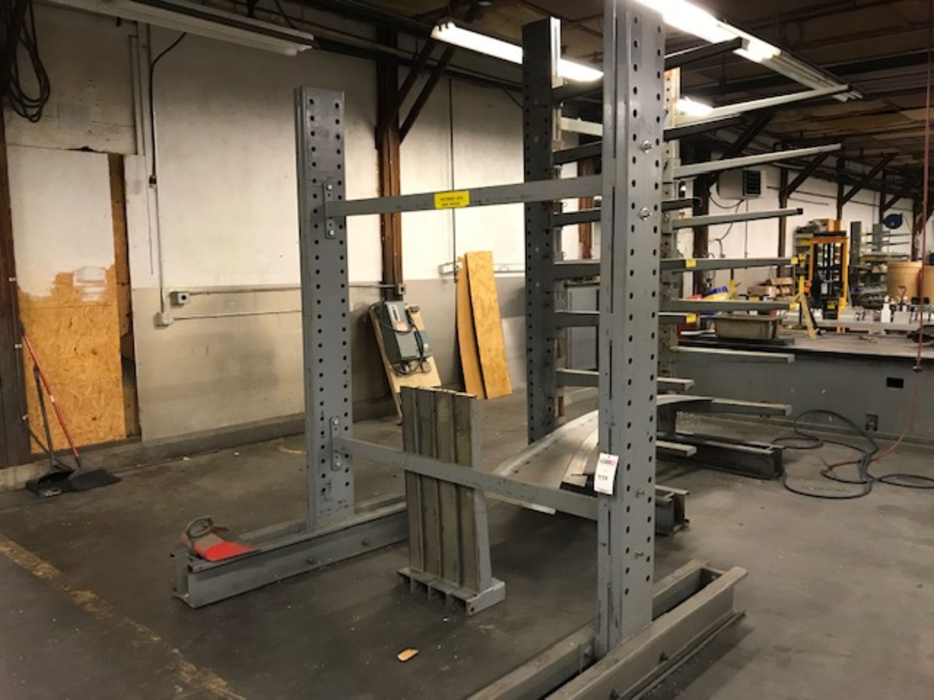 8' x 6' x 3' Double Sided 8 Shelves Cantilever Rack