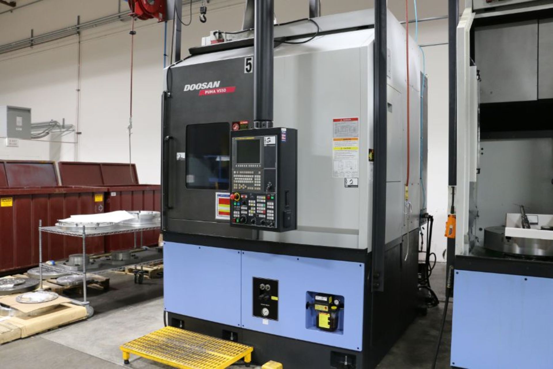 Doosan Puma VT550 CNC Vertical Turning Center, Fanuc I control, 24" Chuck, 12 Position Turret, - Image 5 of 16