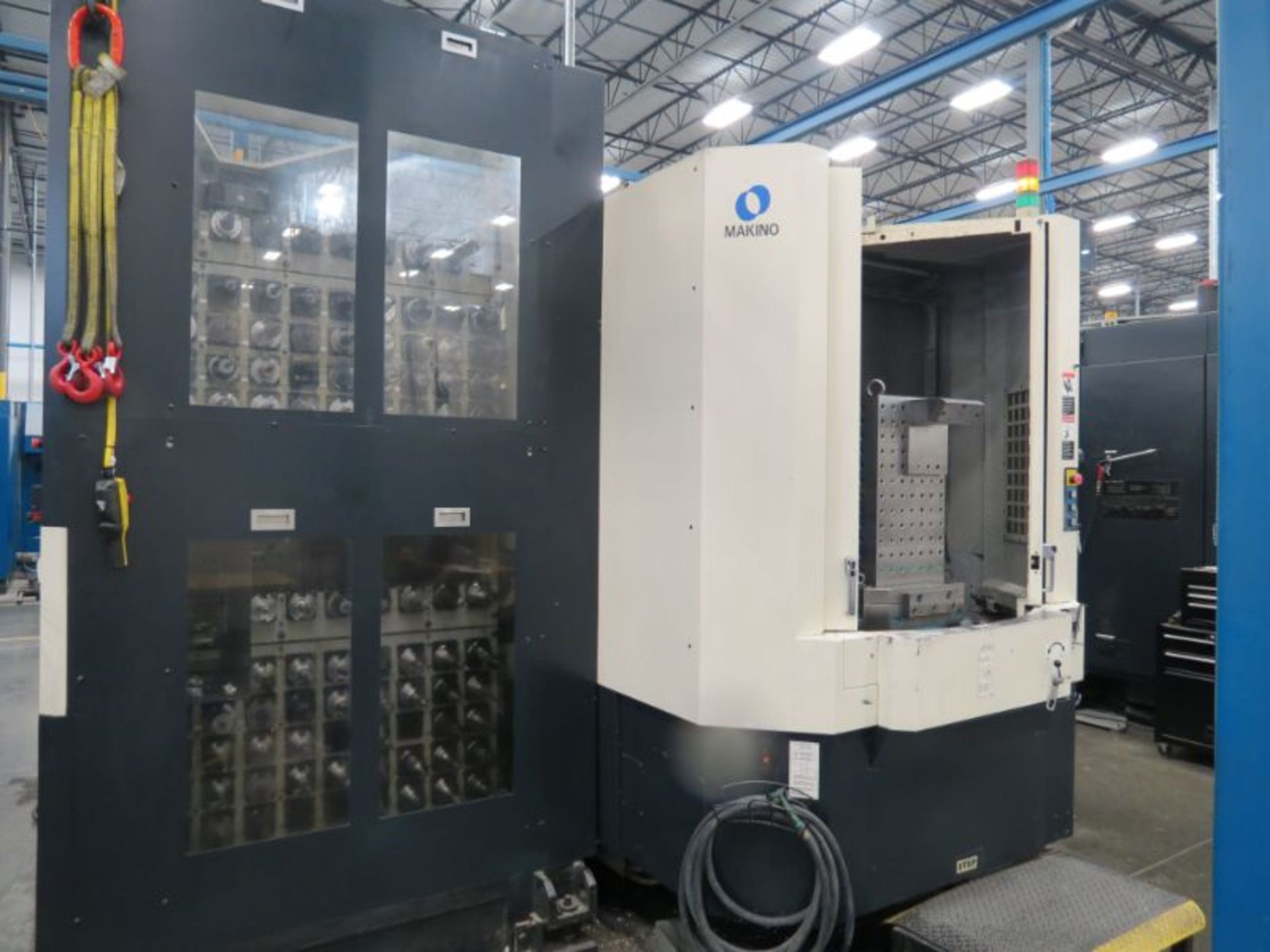 Makino A71 4-Axis, Pro 5 ctrl, (2) 19.7” pallets, 20K RPM, CT50, 137 ATC, CTS, (No Tooling) - Image 4 of 9