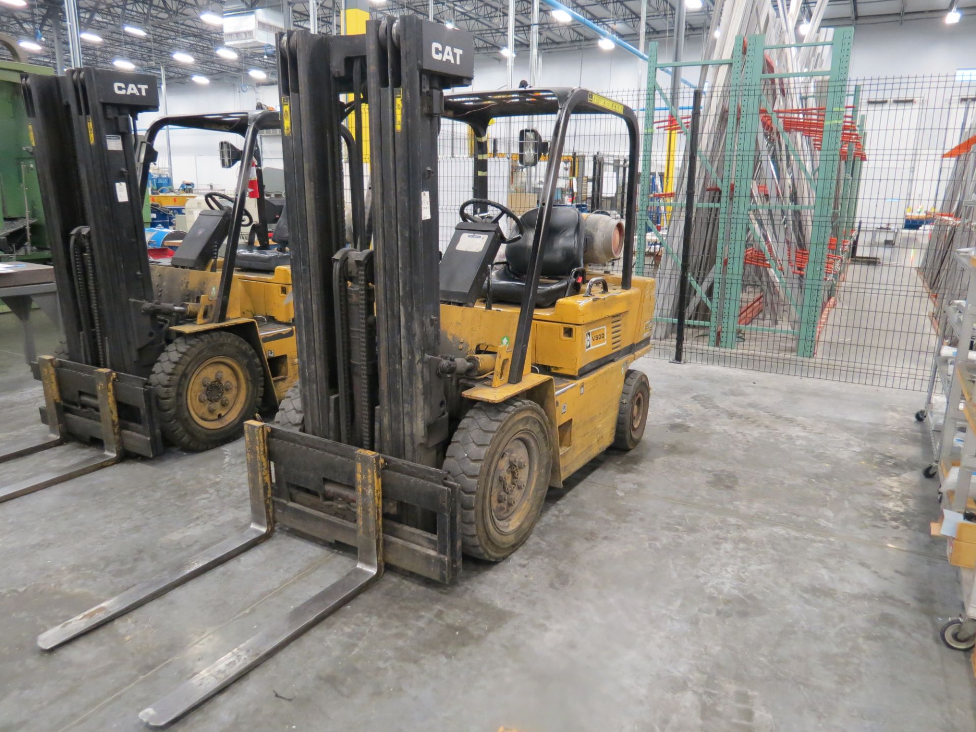 5000lb Caterpllar V50D LPG Forklifts s/n 3EC3372 - Image 3 of 6