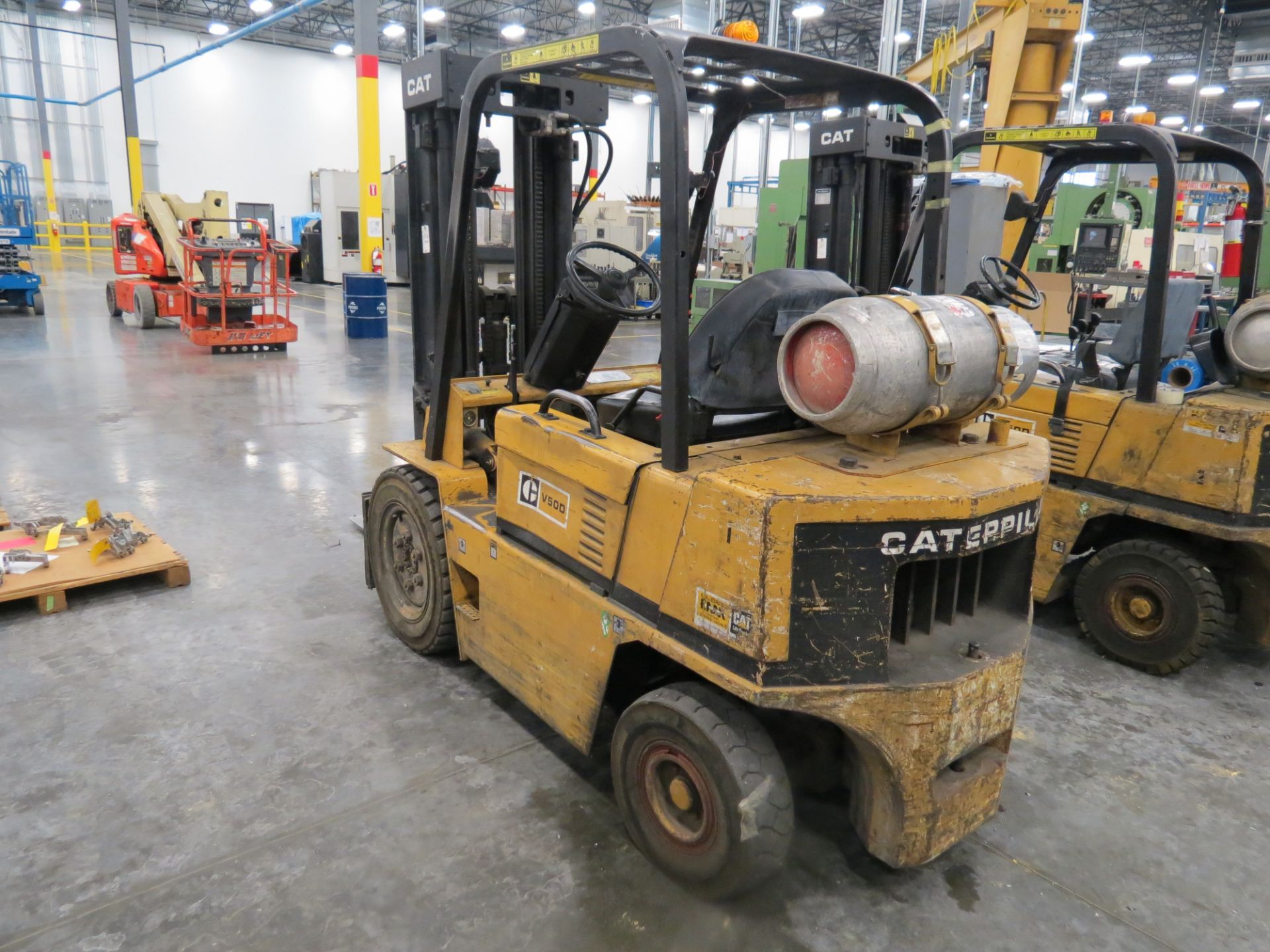 5000lb Caterpllar V50D LPG Forklifts s/n 3EC3372 - Image 4 of 6