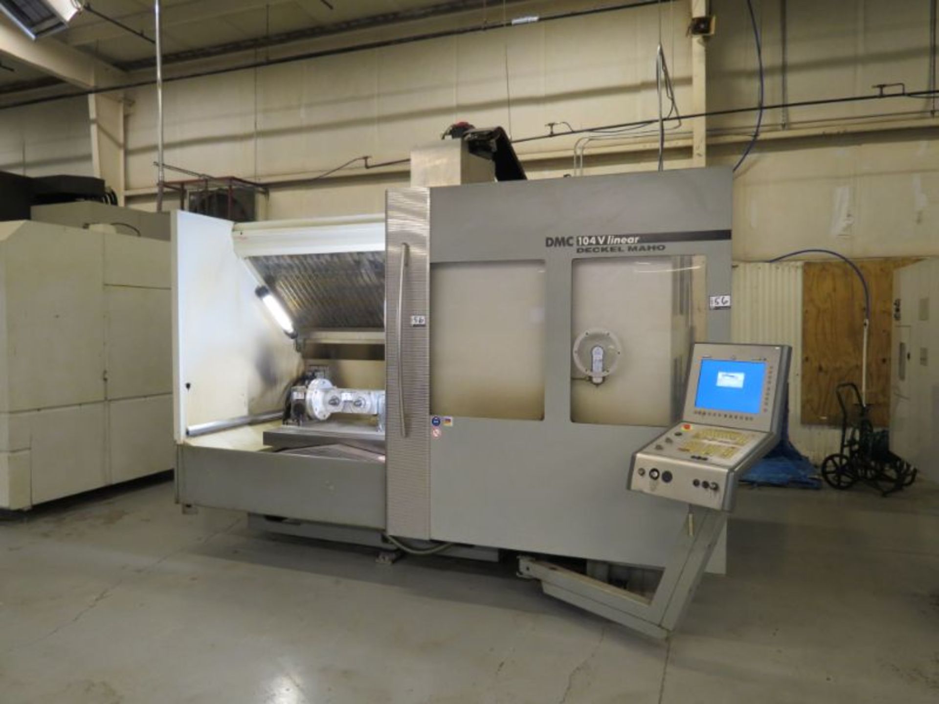 DMG Deckel Maho DMC 104V Linear 4-Axis CNC VMC, Fanuc 32i, w/ Chip Conveyor, (Trunion Sold Seperate) - Image 4 of 10