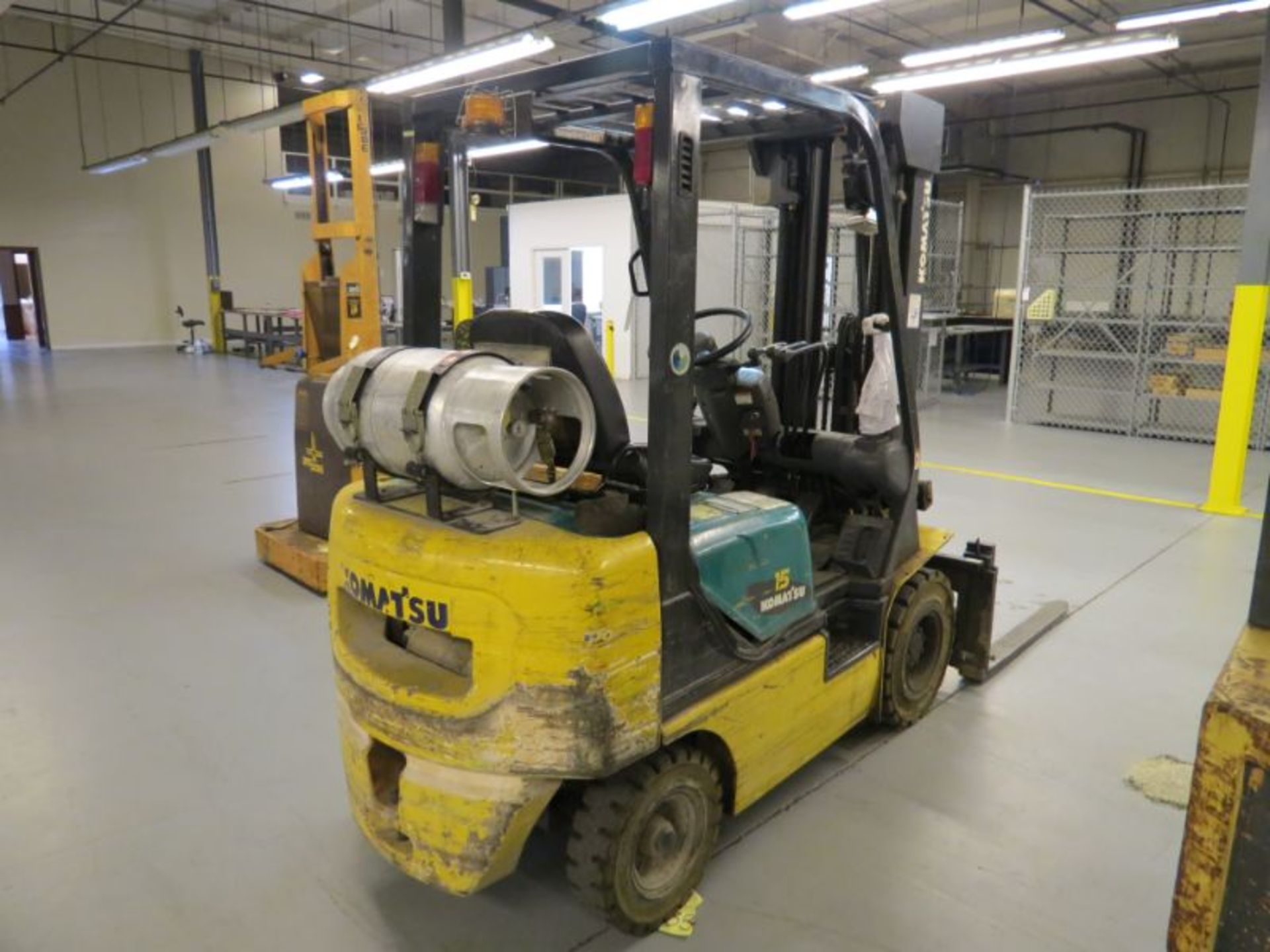 Komatsu FG15HT-17 Fork Lift, capacity 4000lbs, late s/n 671902A, hours: 0344926, (Late Delivery) - Image 3 of 4