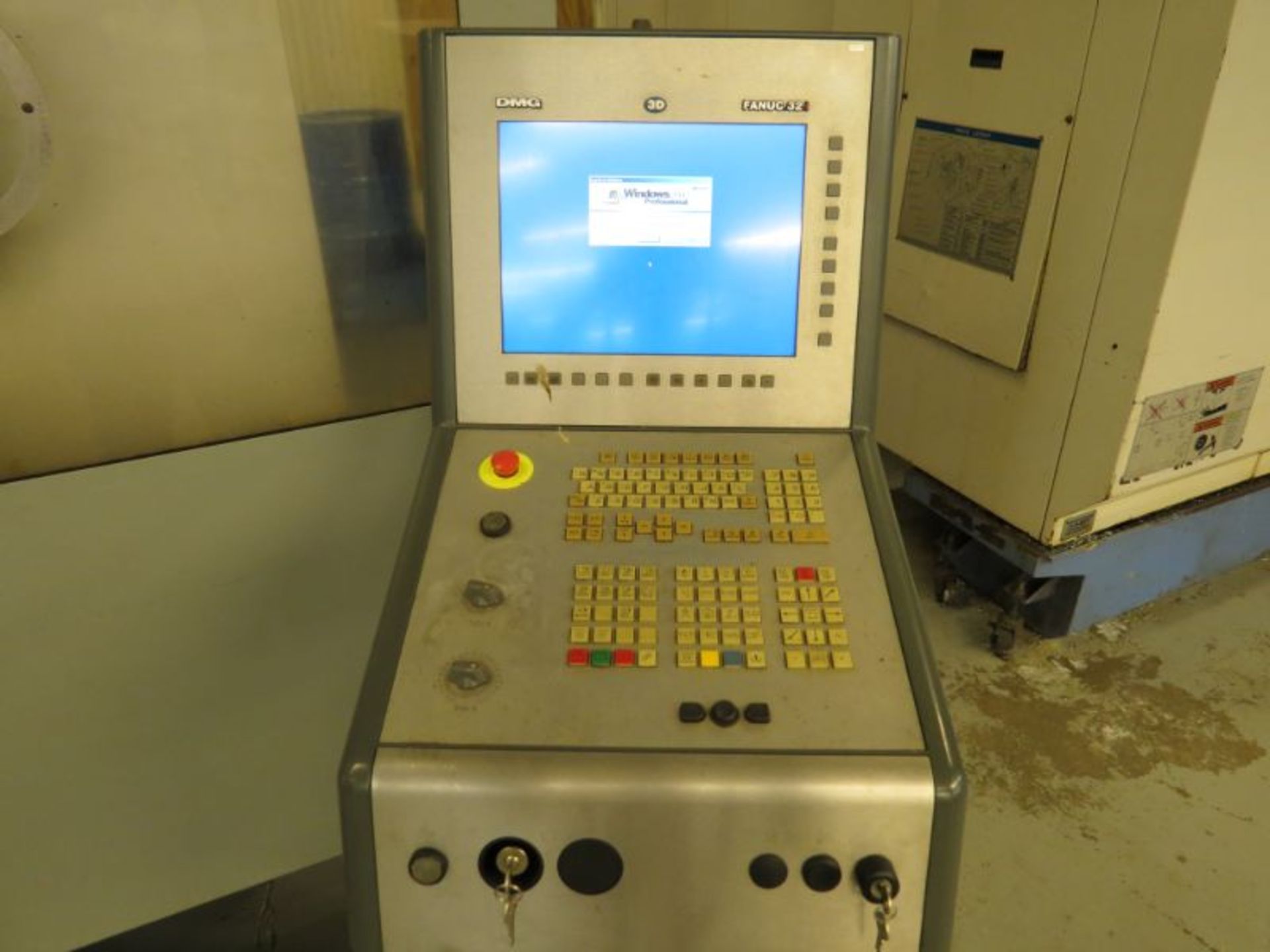 DMG Deckel Maho DMC 104V Linear 4-Axis CNC VMC, Fanuc 32i, w/ Chip Conveyor, (Trunion Sold Seperate) - Image 5 of 10