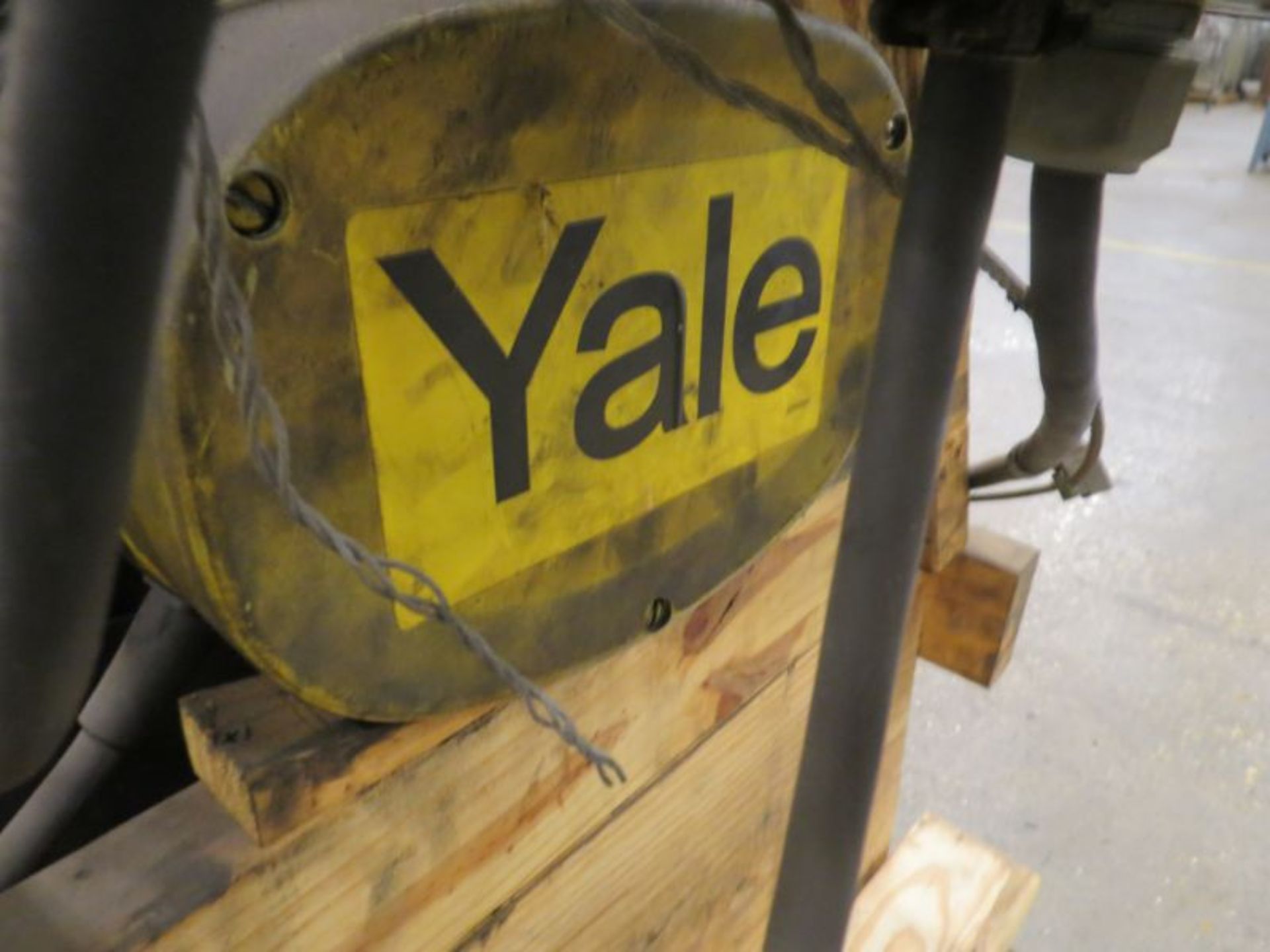 Yale LiftTech Hoist 4,000 lbs Model:MDT02 S/n:05C14T234M - Image 4 of 4