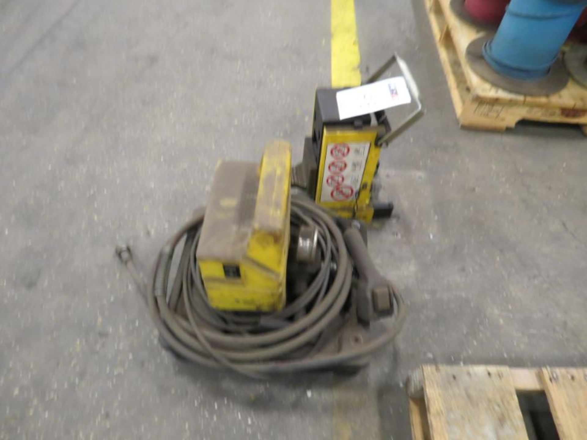 Enerpac Hydraulic Jack With Pump Model:PUJ12018 S/n:E17060 - Image 4 of 5