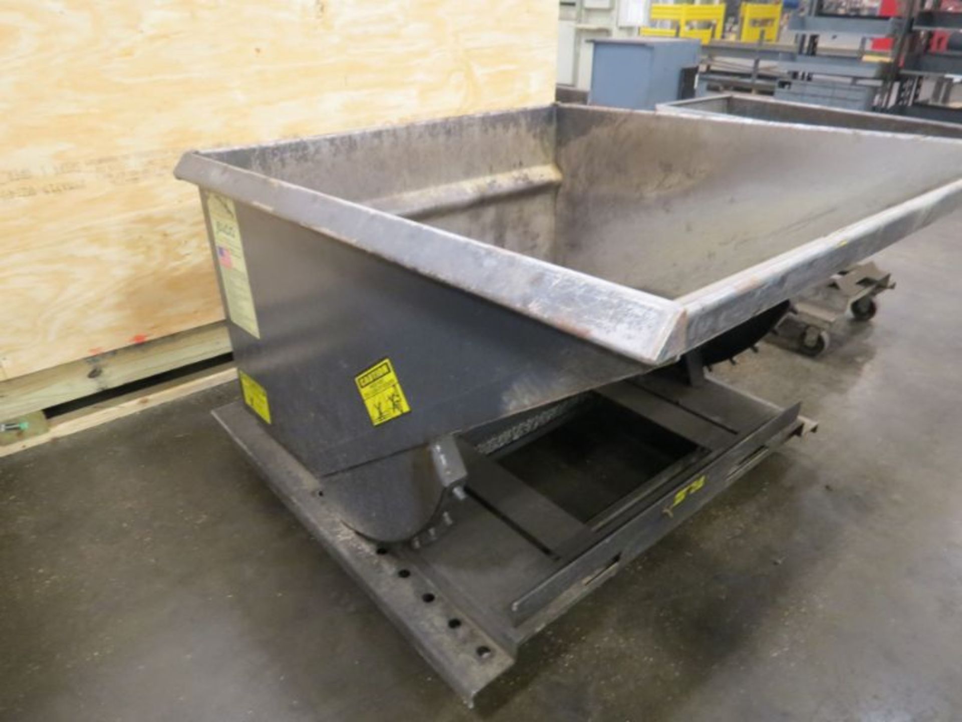 Metal Dumping Hopper 1.5 YD Cube Cap 6,000lbs Cap Max - Image 3 of 5