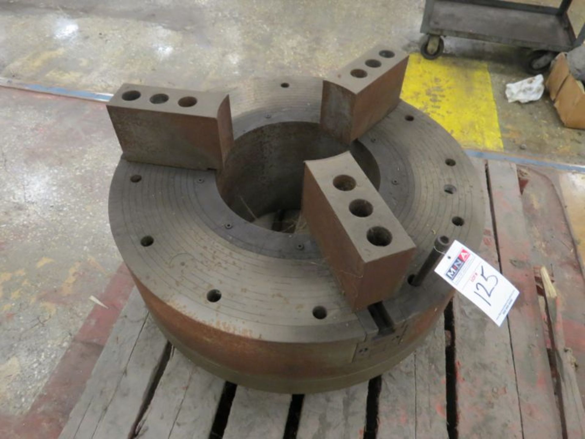 31" 3 Jaw hydraulic Chuck 15" Through Hole - Image 4 of 4