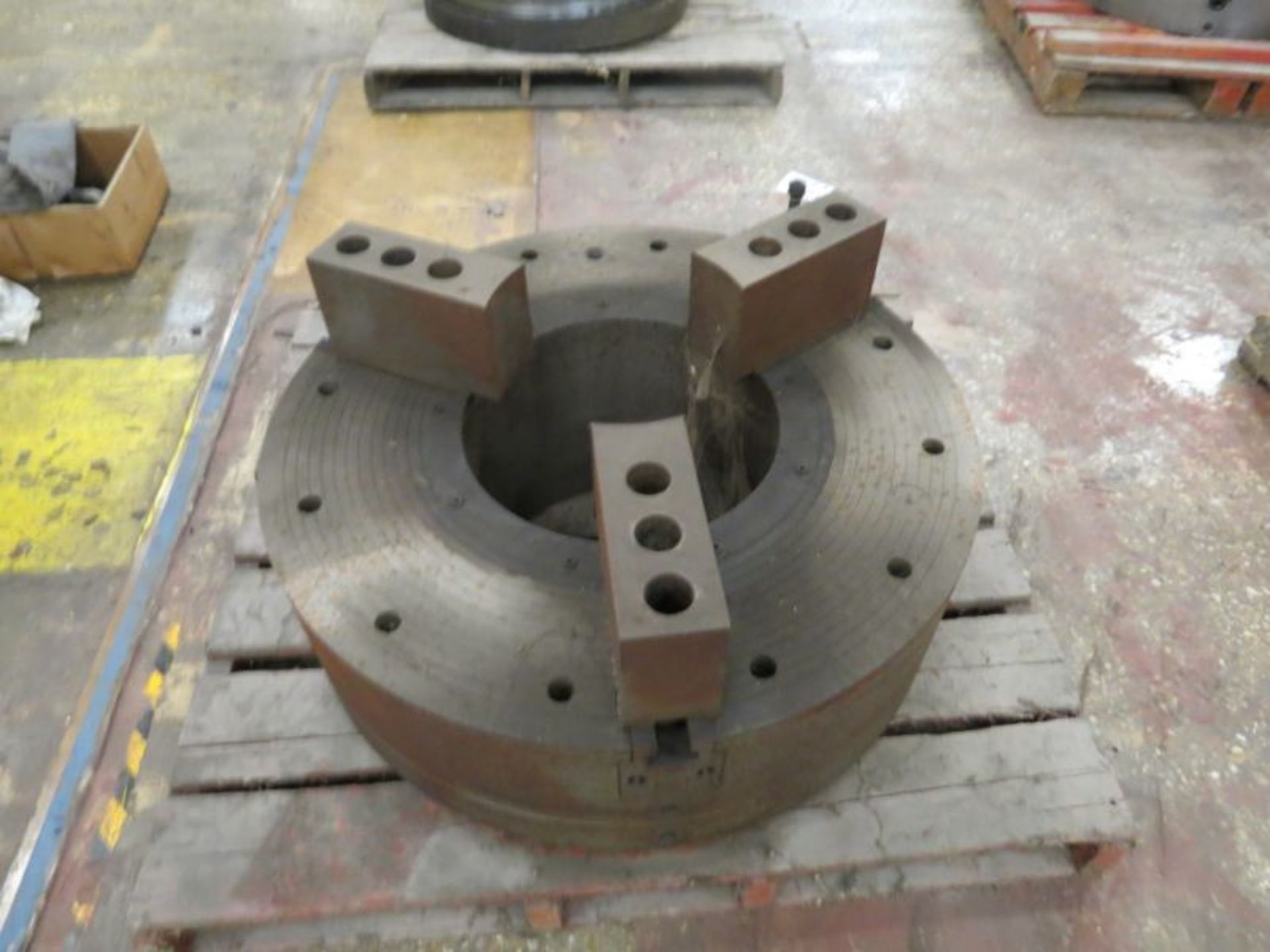 31" 3 Jaw hydraulic Chuck 15" Through Hole - Image 3 of 4