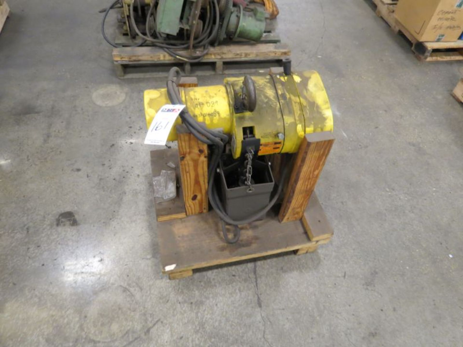 BUDGIT 1 Ton Hoist