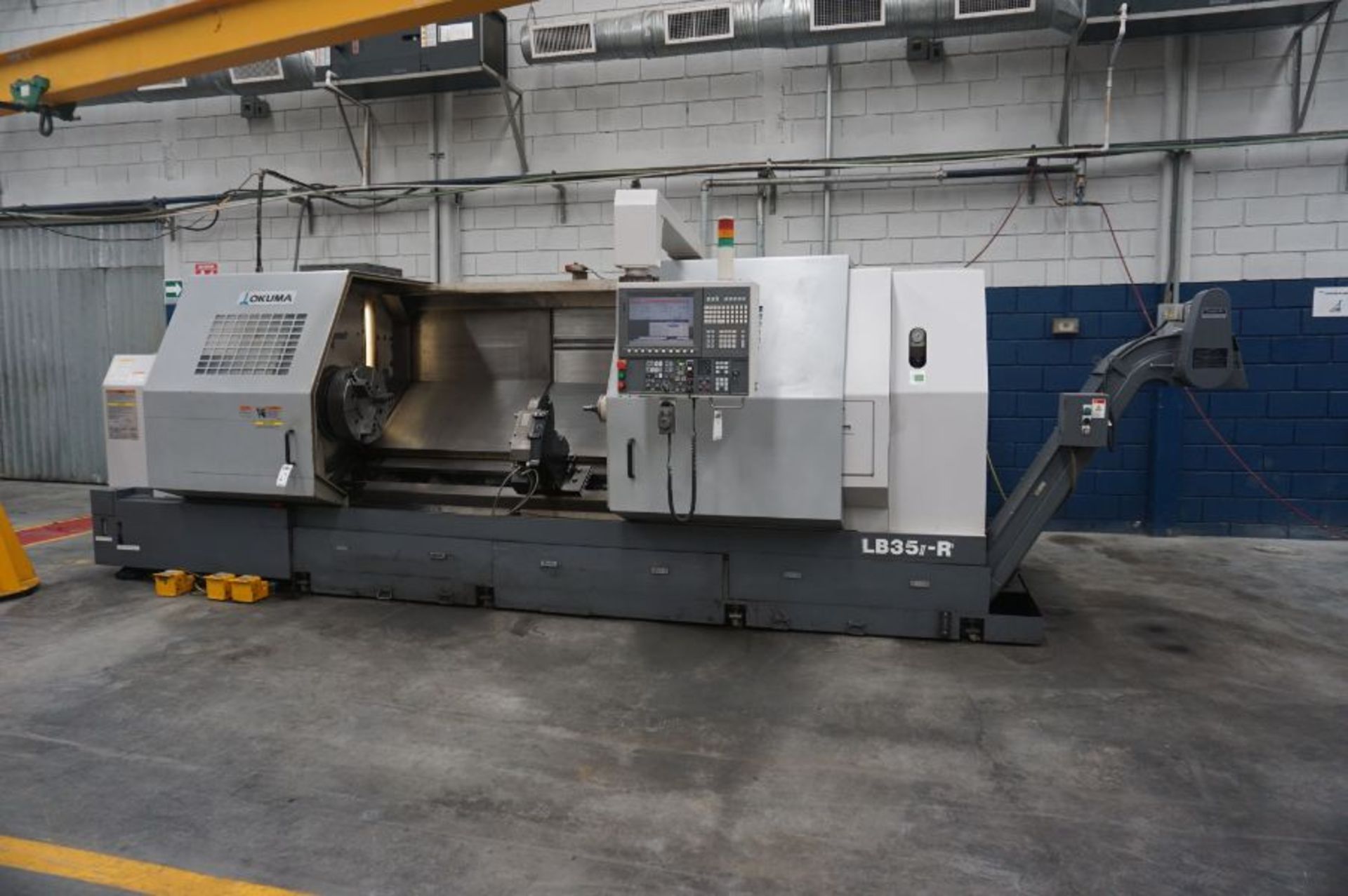 Okuma LB35II-R, OSP-P200LA-R Control, 8" Spindle Bore, Programmable 20" 3 Jaw Chuck, 120" Centers - Image 3 of 15