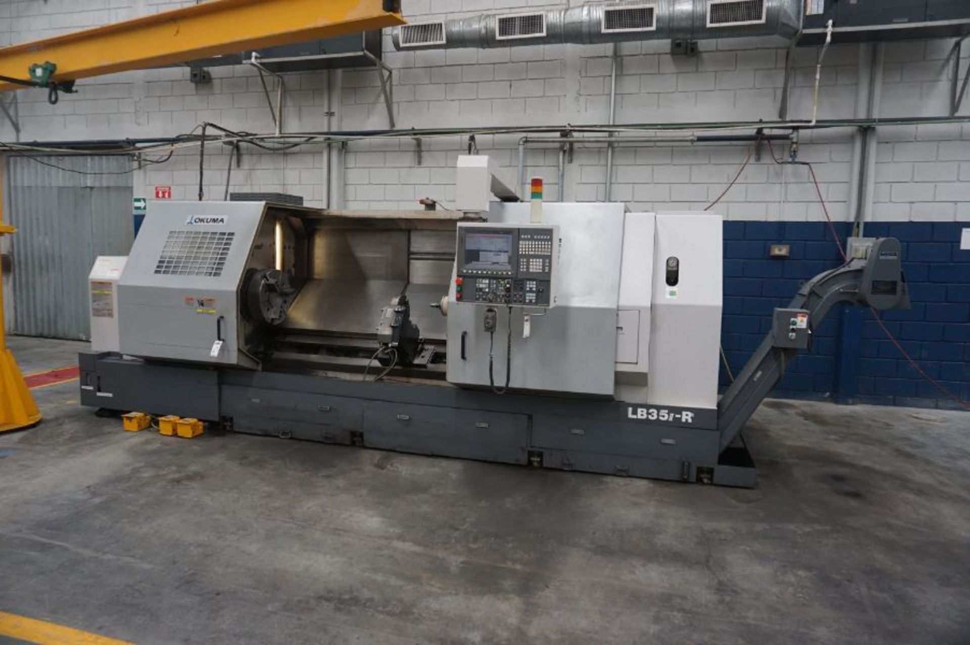 Okuma LB35II-R, OSP-P200LA-R Control, 8" Spindle Bore, Programmable 20" 3 Jaw Chuck, 120" Centers - Image 2 of 15