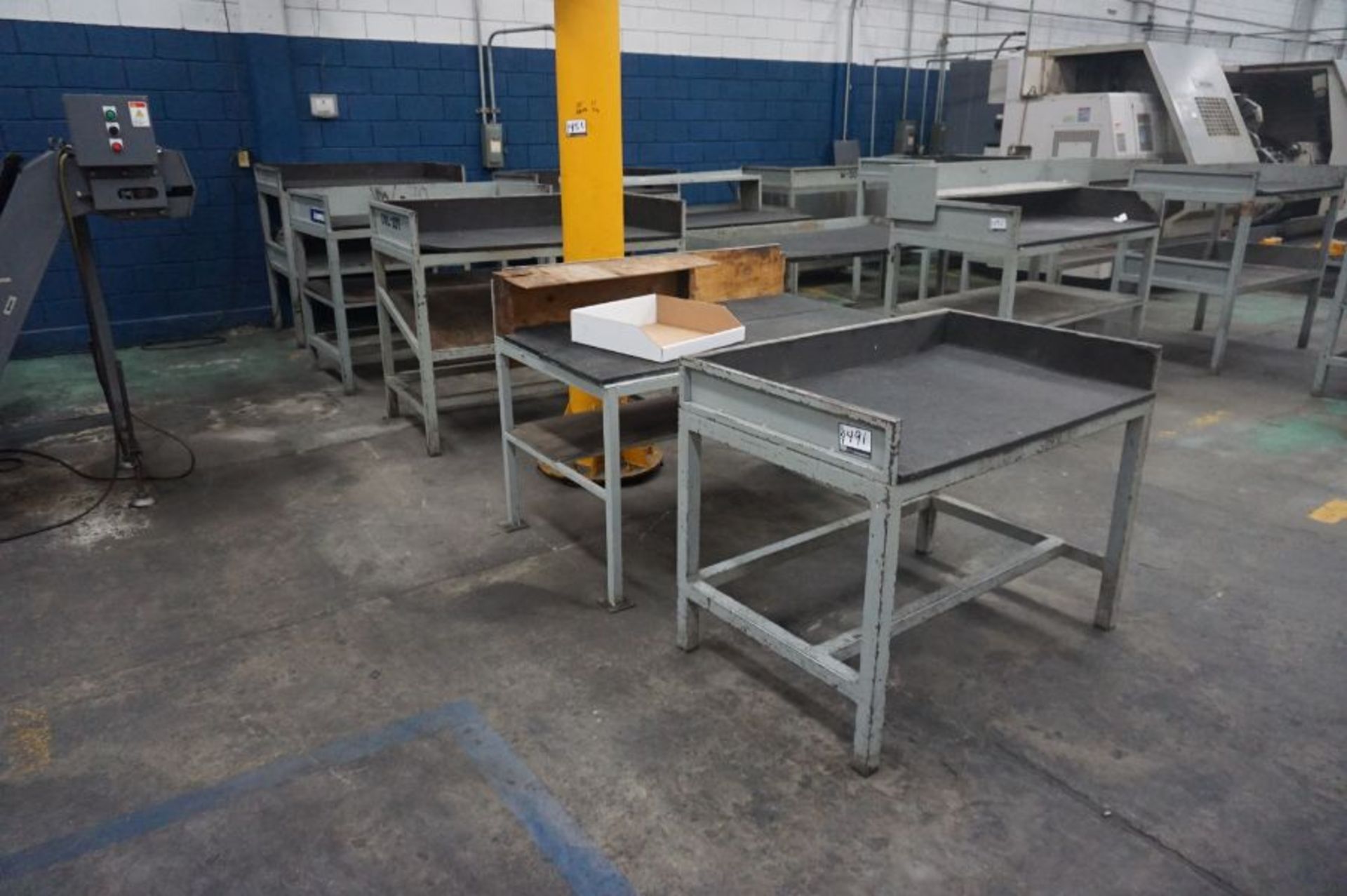 Metal Work Benches - Image 2 of 4