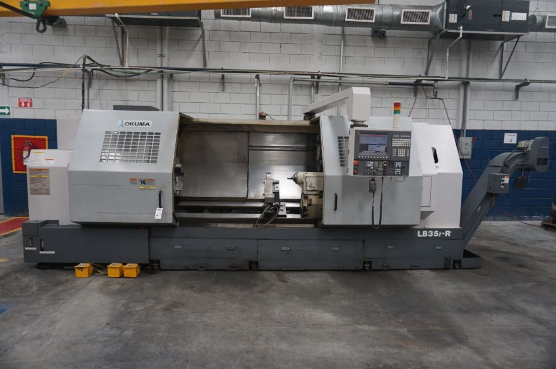 Okuma LB35II-R, OSP-P200LA-R Control, 8" Spindle Bore, Programmable 20" 3 Jaw Chuck, 120" Centers