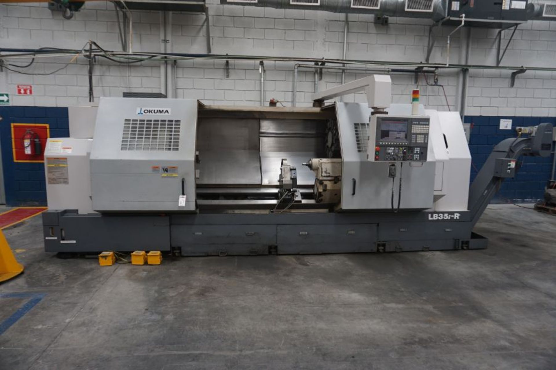 Okuma LB35II-R, OSP-P200LA-R Control, 8" Spindle Bore, Programmable 20" 3 Jaw Chuck, 120" Centers - Image 5 of 15