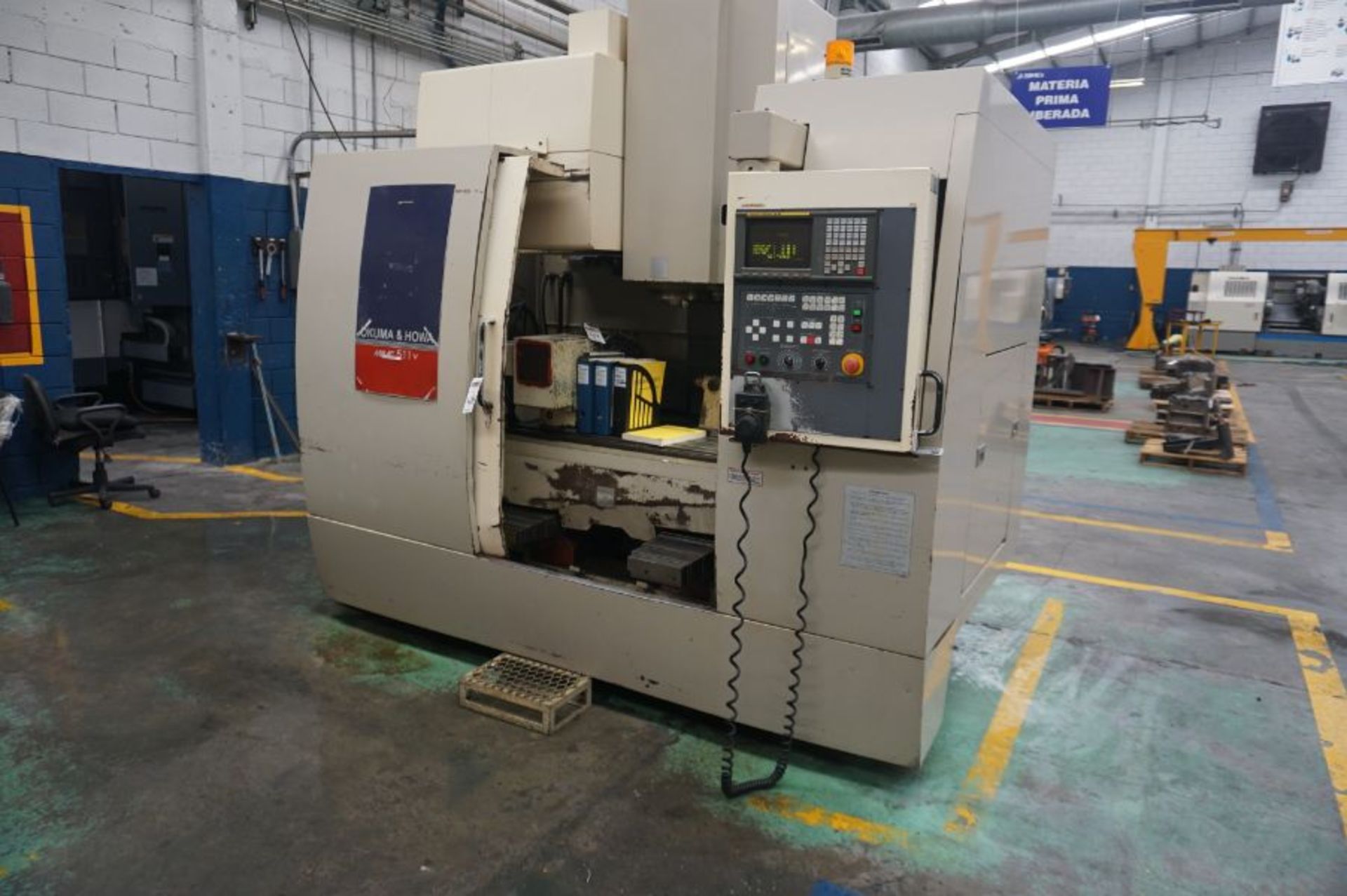 Okuma & Howa Millac 511V, FANUC 18-M Control, Cat 50 Taper ***Rotary Table Sold Separate*** - Image 4 of 10