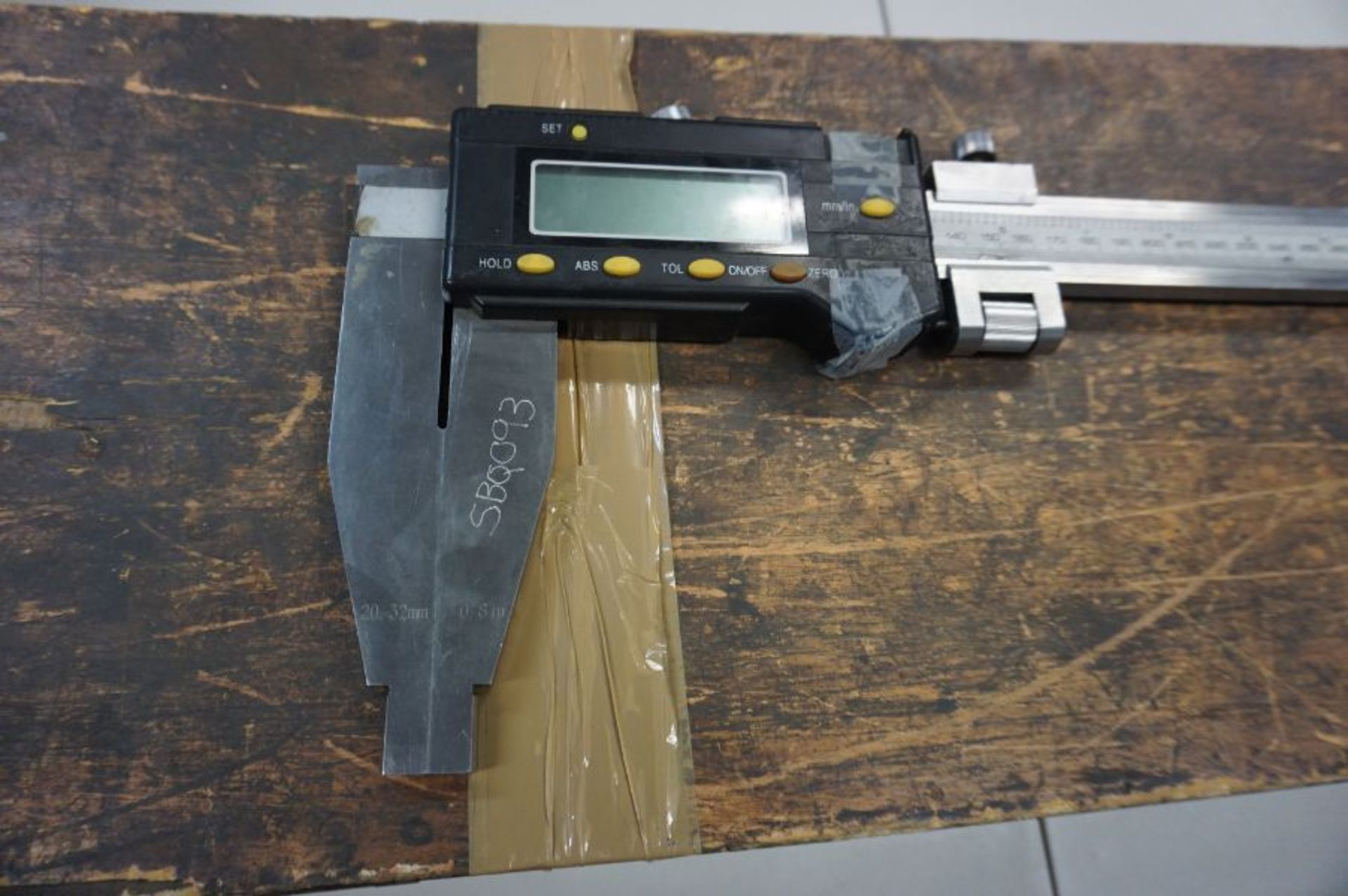 Vernier 40" Digital Caliper - Image 3 of 4