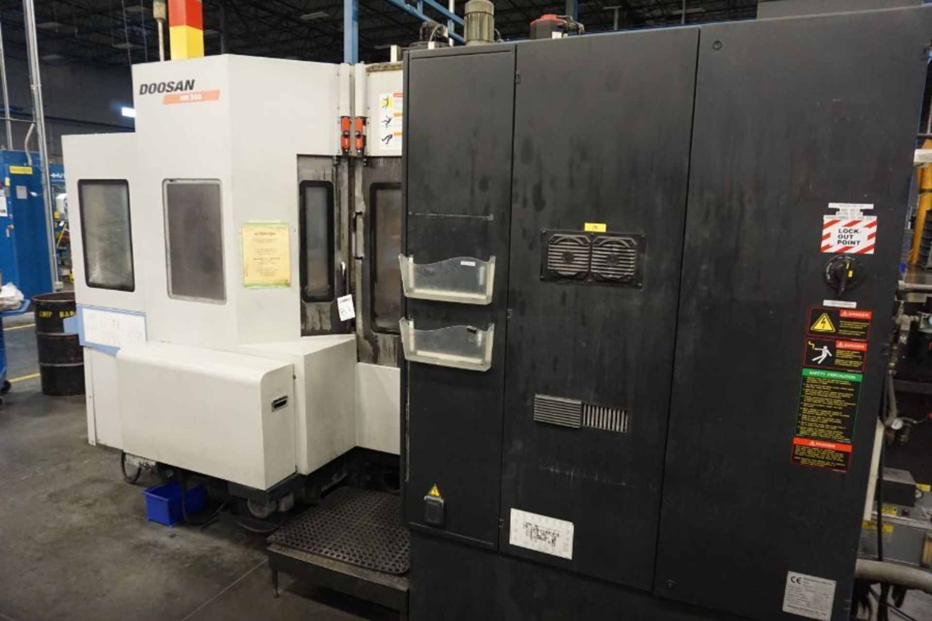 2007, Doosan HM-500 Fanuc 18iMB (2) 19.7” Pallets, 4-Axis, 6K RPM, CT50, 90 ATC, CTS, Renishaw OMP60 - Image 3 of 11