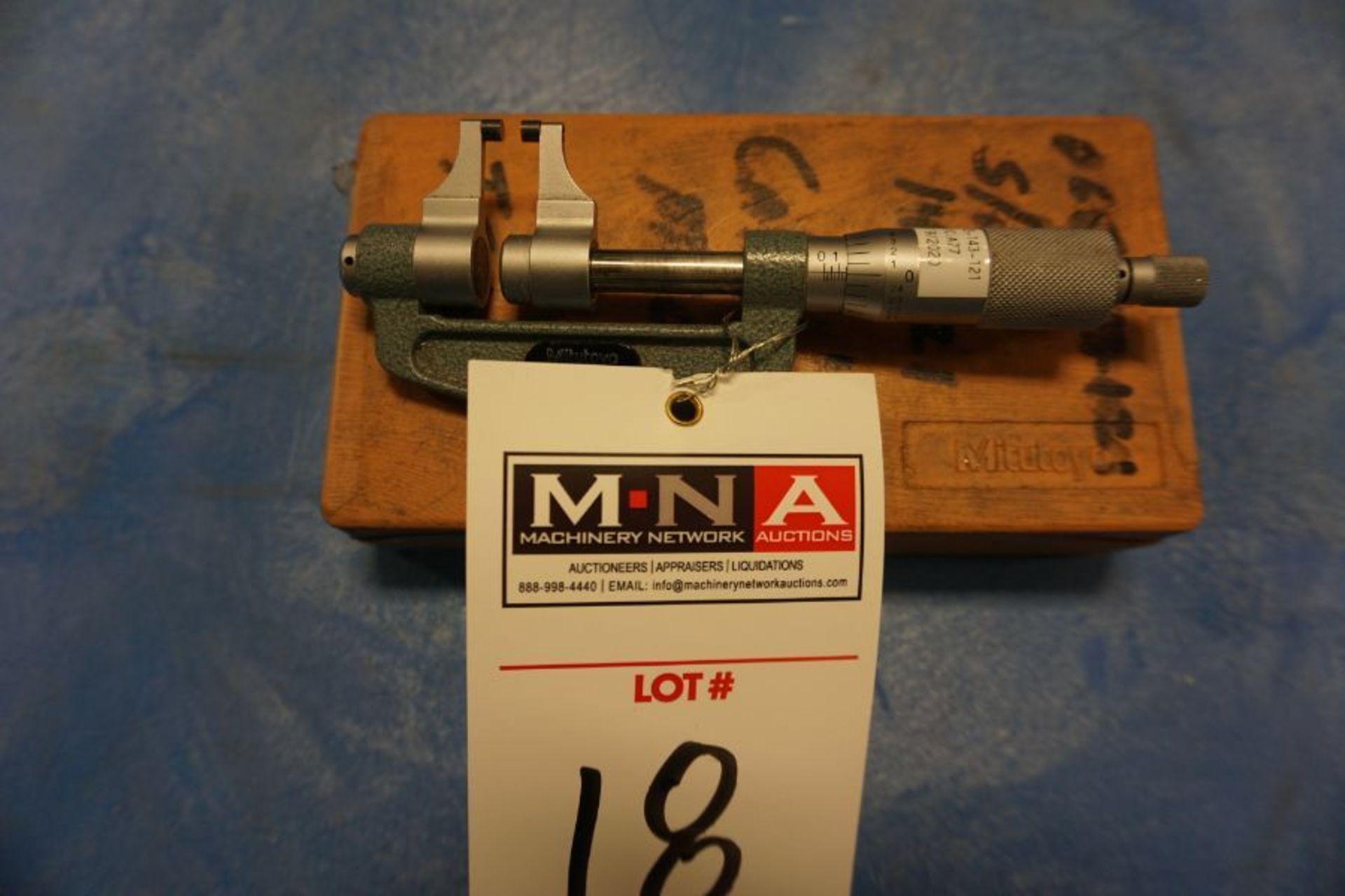 Mitutoyo 0 - 1" Caliper Micrometer