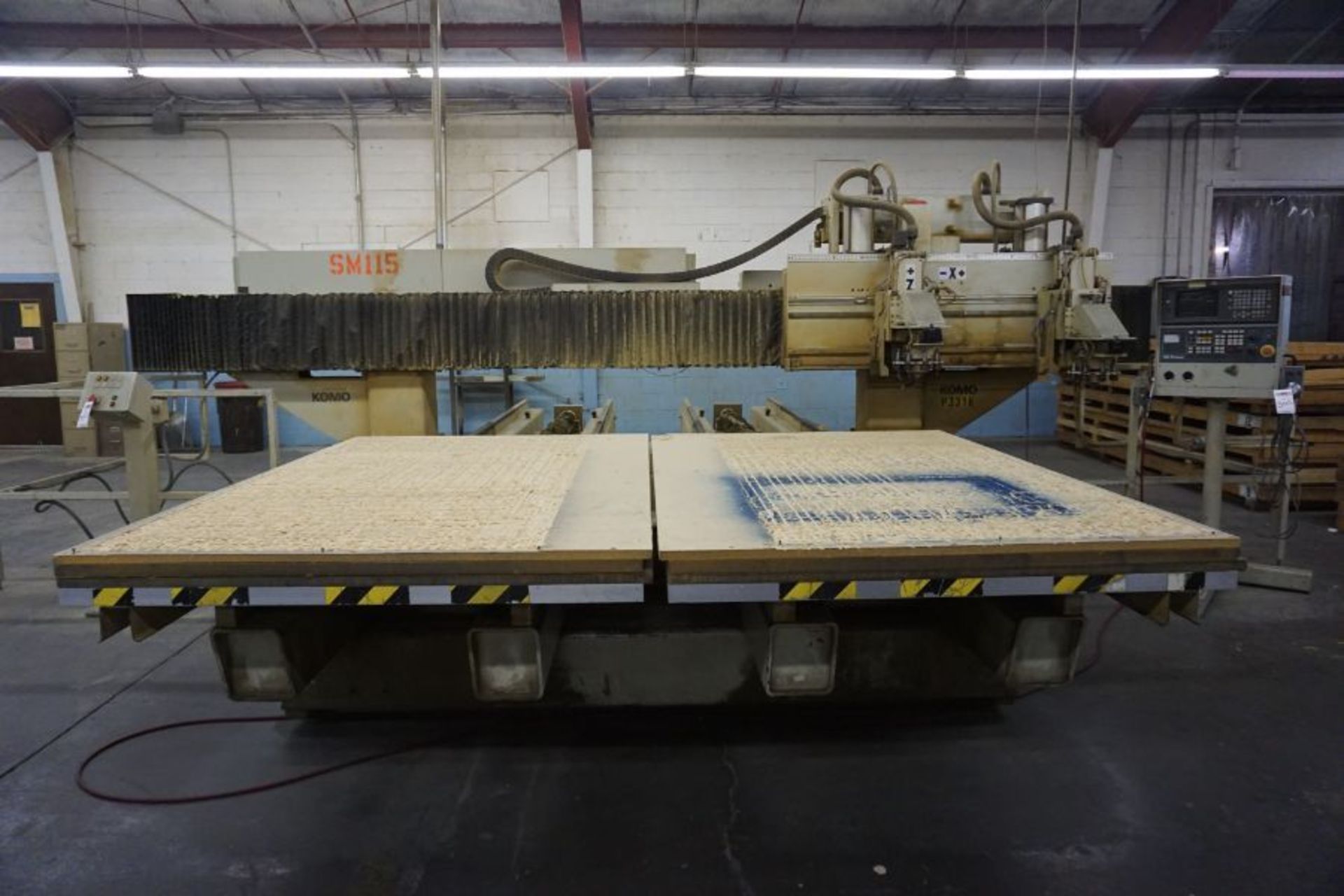 1997 Komo VR1008TT CNC Router, Fanuc 16M Control, Dual 5 x 10' Tabels,*Auctioned from Edgerton, KS*