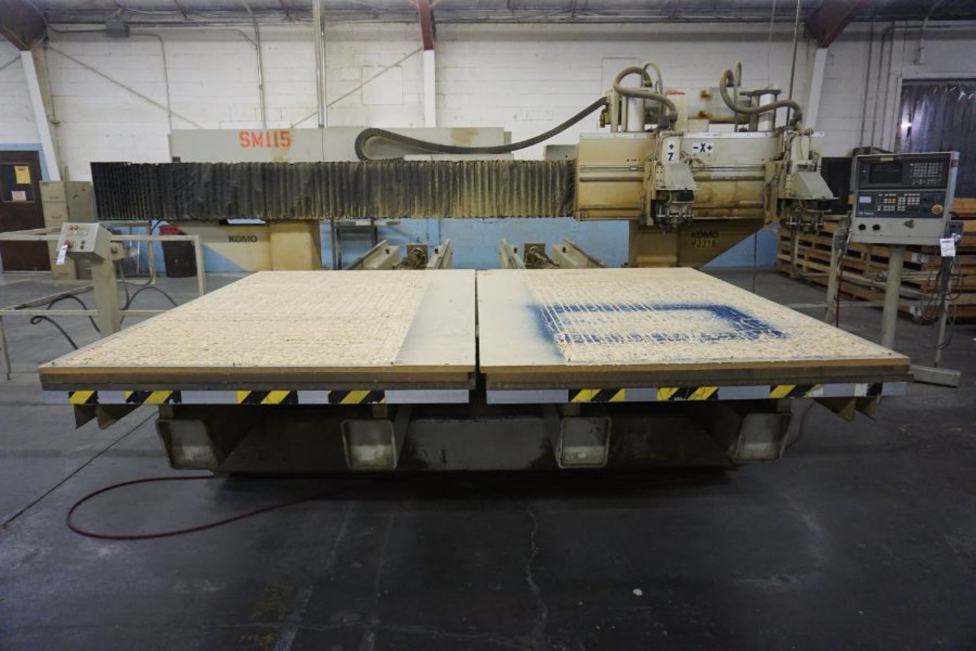 1997 Komo VR1008TT CNC Router, Fanuc 16M Control, Dual 5 x 10' Tabels,*Auctioned from Edgerton, KS* - Image 3 of 12