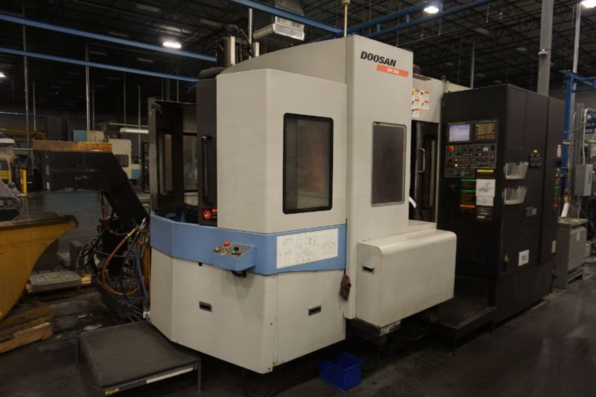 2007, Doosan HM-500 Fanuc 18iMB (2) 19.7” Pallets, 4-Axis, 6K RPM, CT50, 90 ATC, CTS, Renishaw OMP60