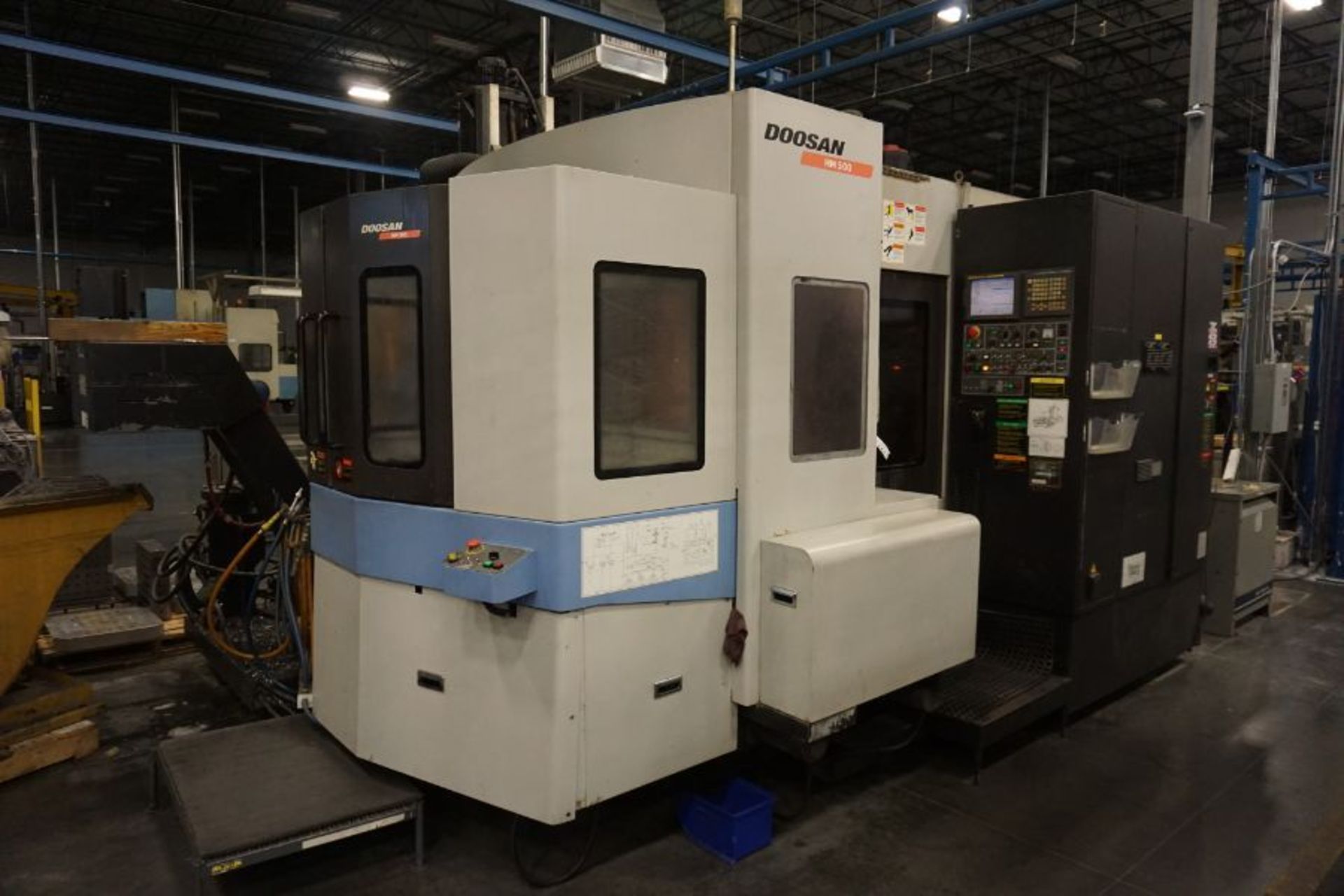 2007, Doosan HM-500 Fanuc 18iMB (2) 19.7” Pallets, 4-Axis, 6K RPM, CT50, 90 ATC, CTS, Renishaw OMP60 - Image 2 of 11