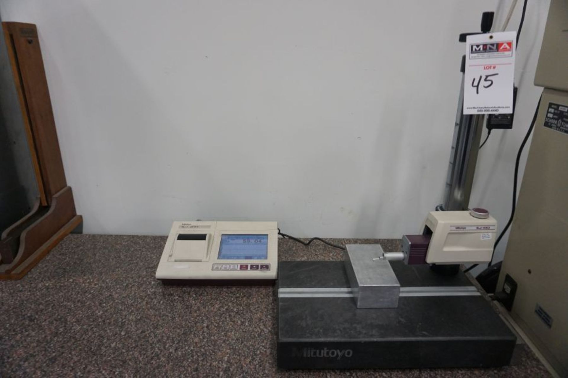 Mitutoyo SJ-410 Roughness Tester s/n 000121401