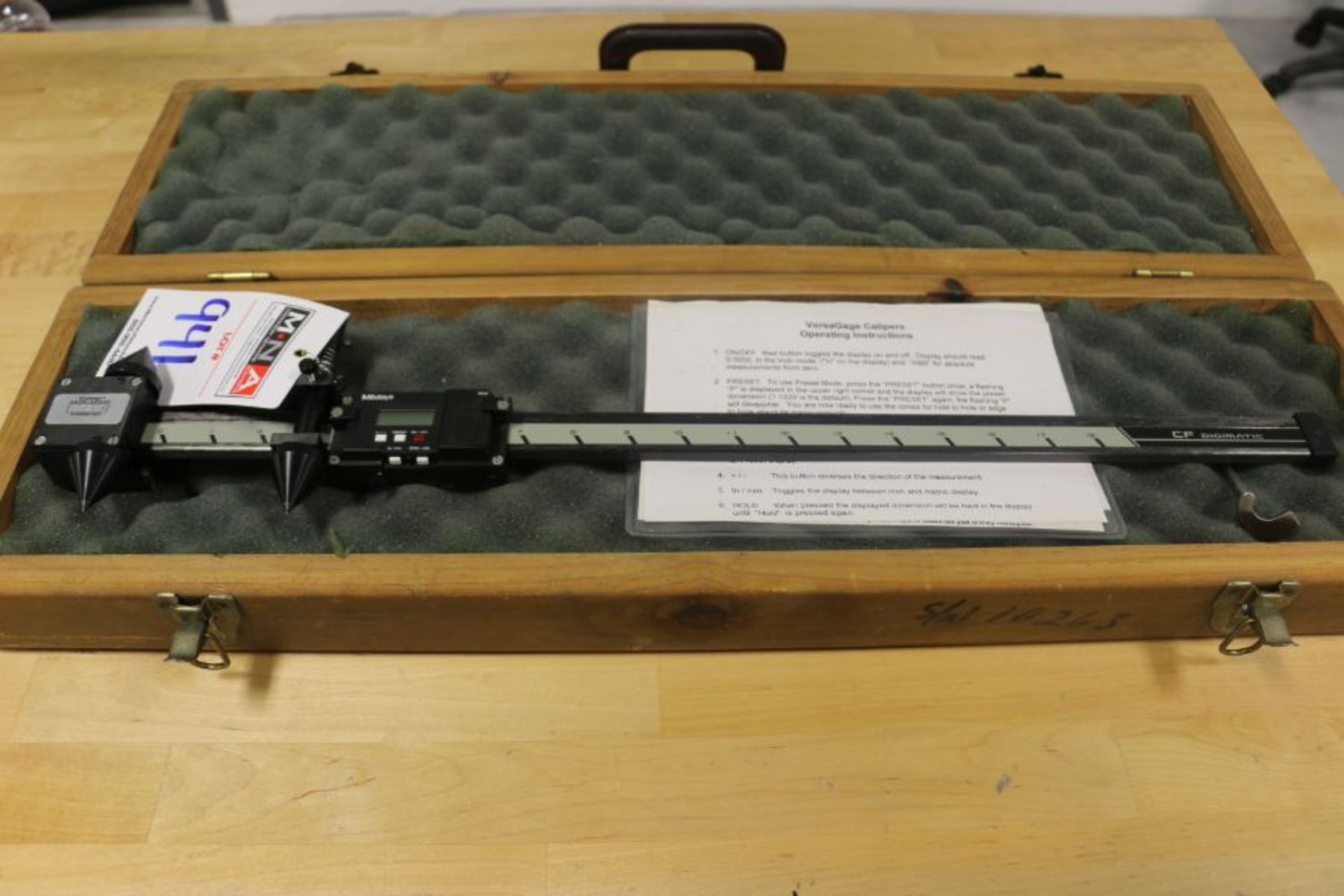 18" Mitutoyo VersaGage Caliper s/n 10263 - Image 2 of 4