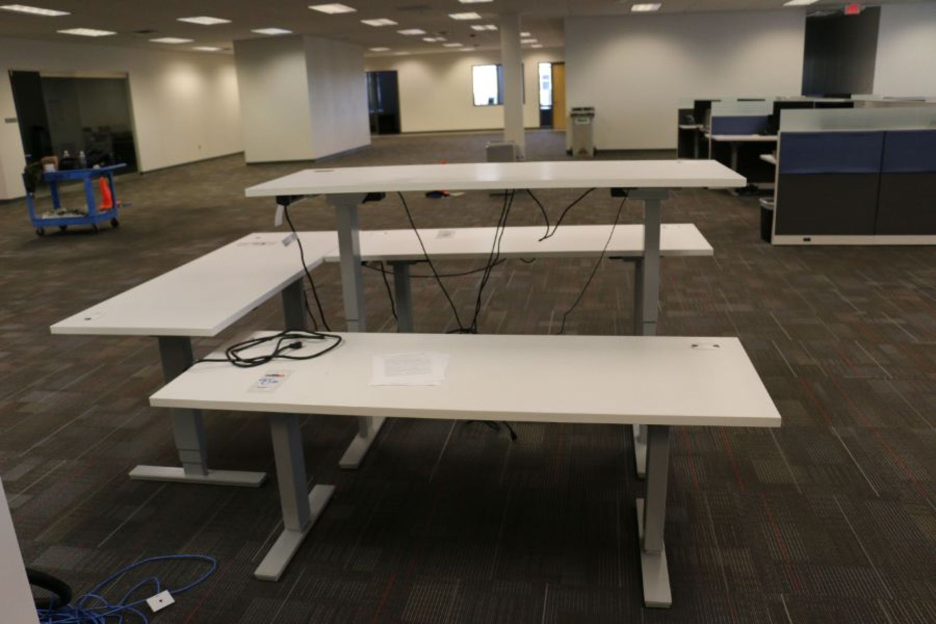 Adjustable Desks - Image 4 of 5