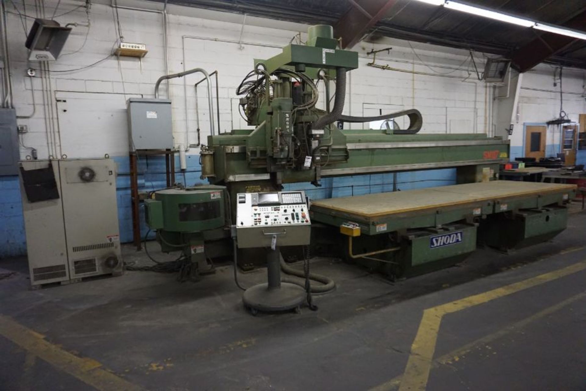 Shoda NCW516-1352, Fanuc 15M ctrl, 51" x 204" trvls, dual table, (2) 18k RPM spindles, 16 ATC, s/n - Image 4 of 12