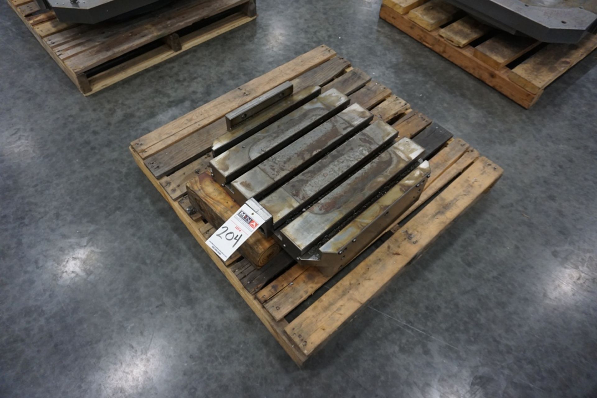 20" Pallet - Image 2 of 3