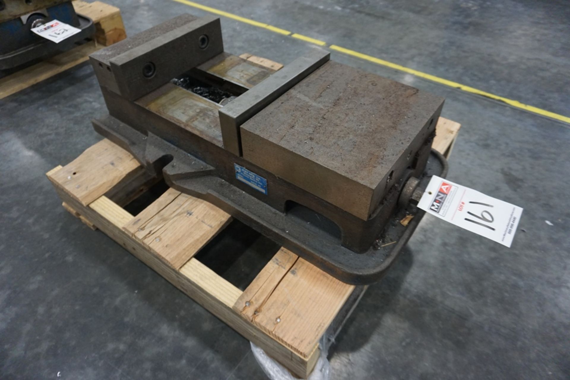 Kurt 10" Mill Vise - Image 2 of 3