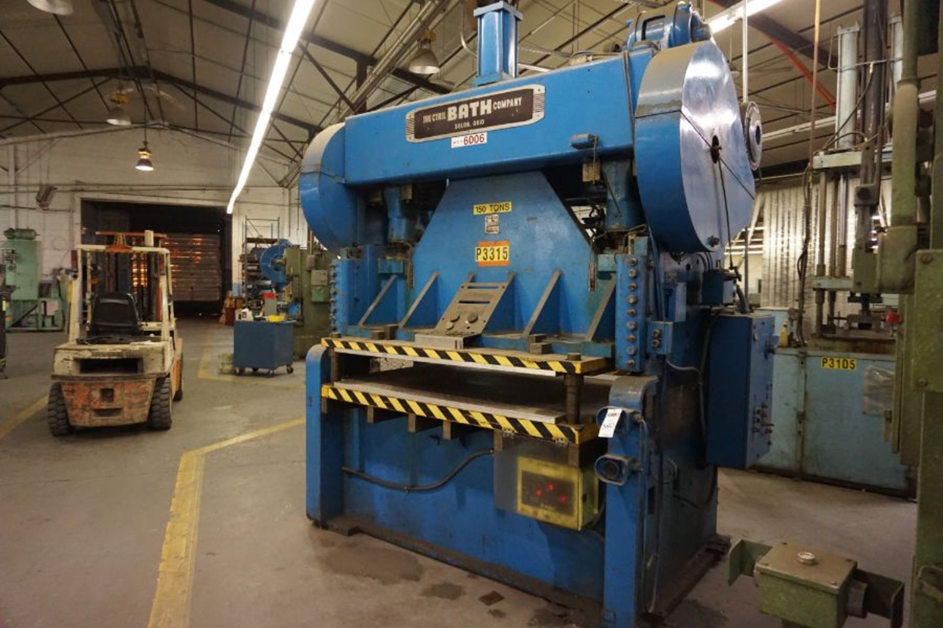 Cyril Bath PT-6-150 150 Ton Air Clutch Press Brake, 63" x 48" Bed, s/n 5629 *Located in - Image 3 of 8