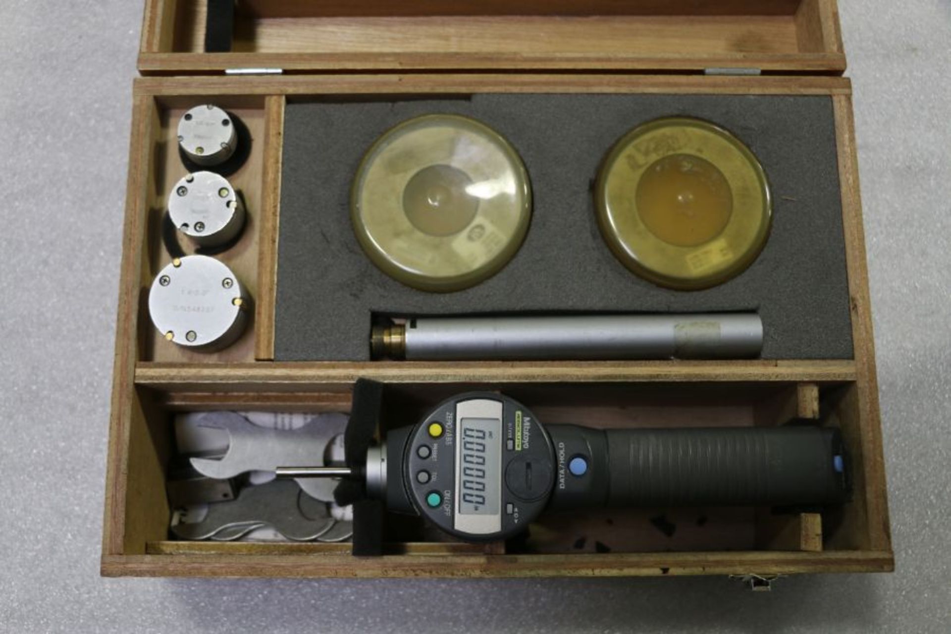 Mitutoyo 2" Digital Bore Micrometer Set