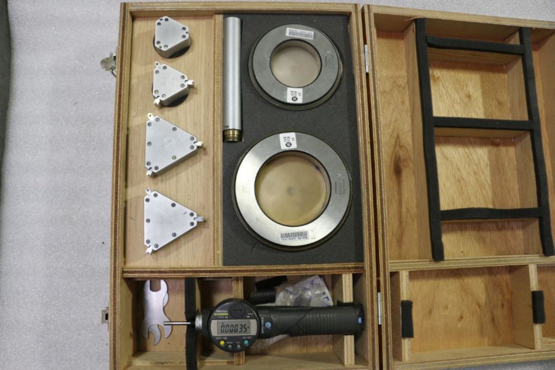 Mitutoyo 4" Digital Bore Micrometer Set - Image 3 of 3