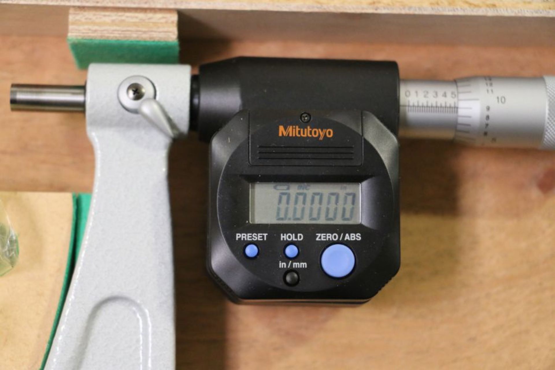 Mitutoyo 12" - 18" Digital Outside Micrometer - Image 4 of 4