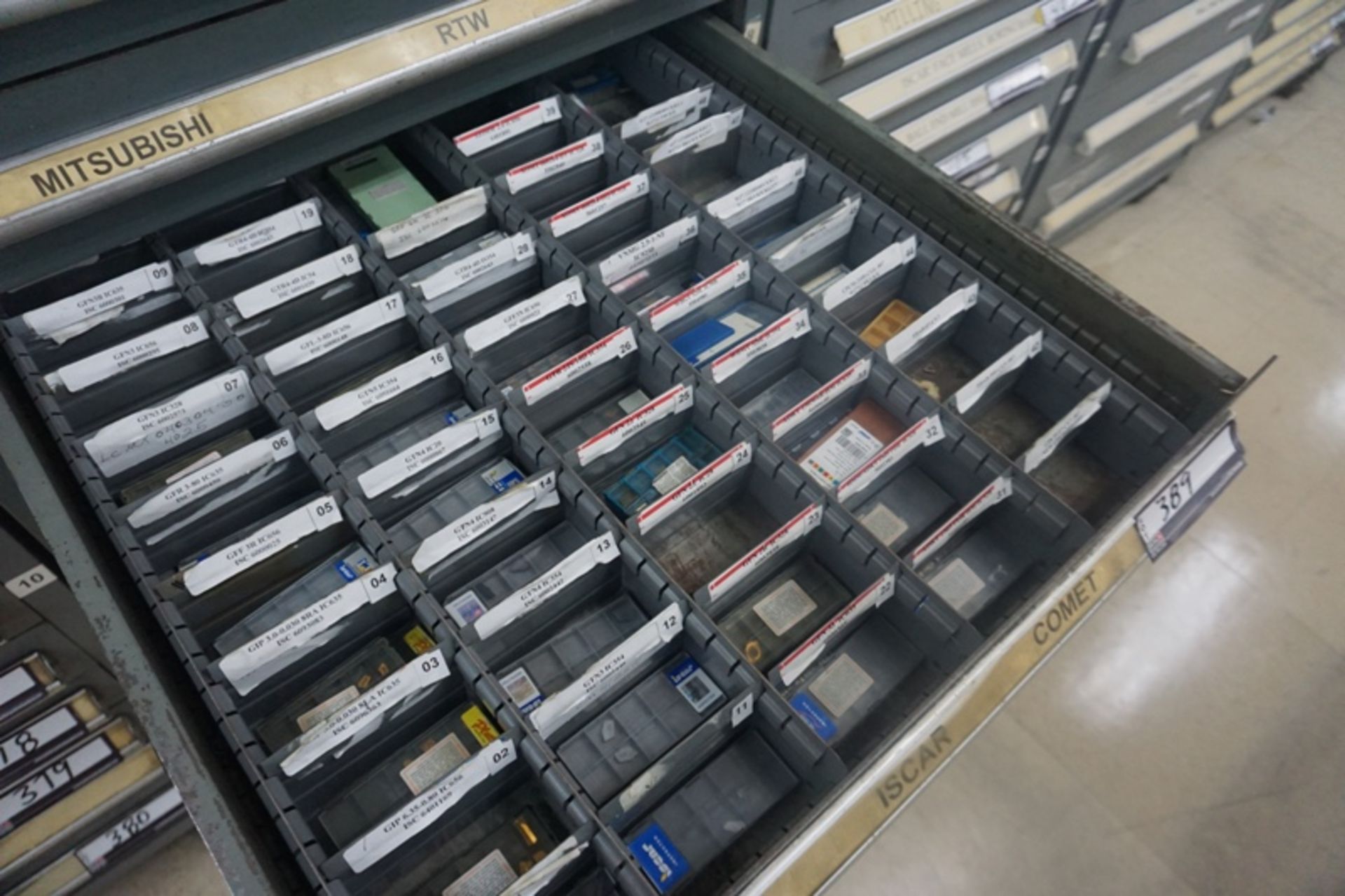 Drawer with Assorted Carbide Inserts - Image 4 of 6