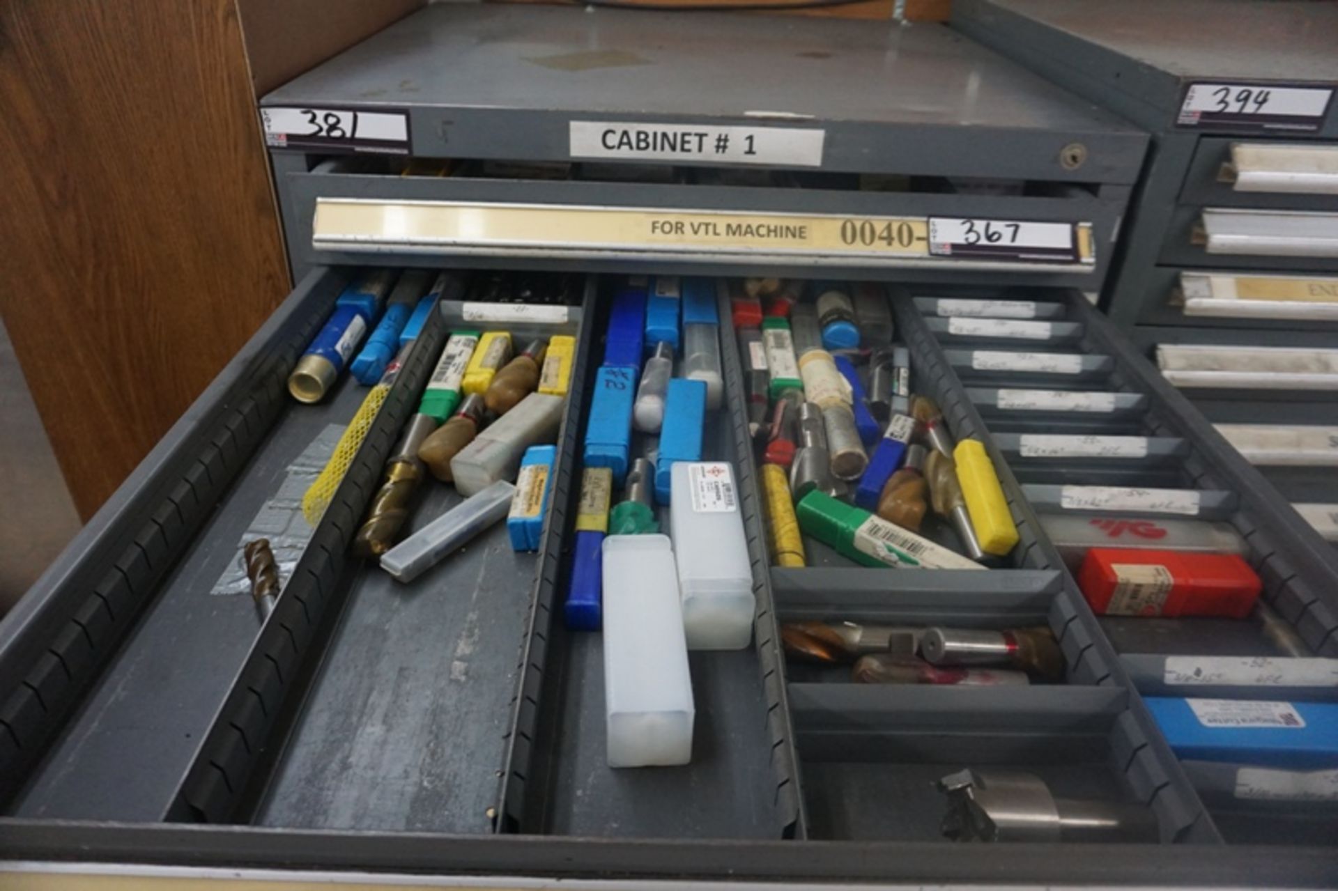 Drawer with Assorted High Speed Endmills - Image 4 of 5