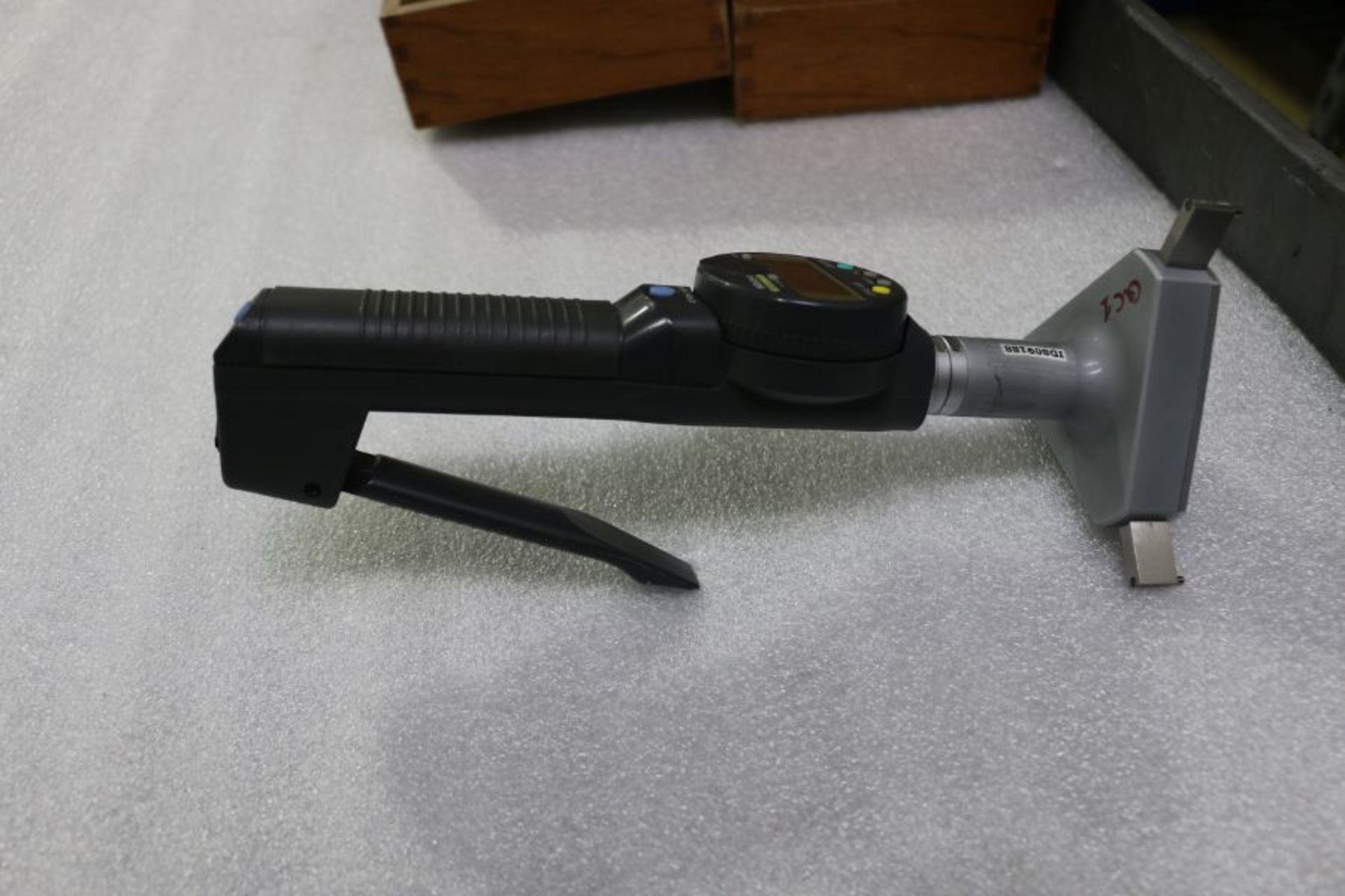 Mitutoyo 4" - 4.5" / 4.5" - 5" Digitial Bore Micrometer - Image 4 of 4