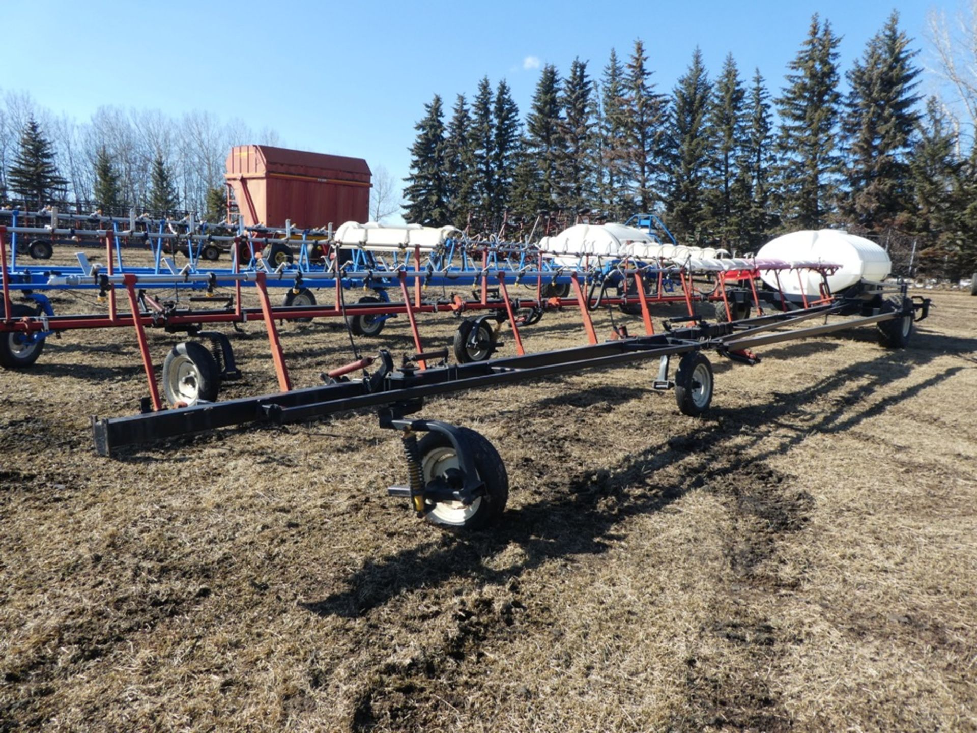 BOURGAULT 850 CENTURION 111 FIELD SPRAYER - 85' W/1000GAL POLY TANK, CHEMICAL MIX TANK, WIND SCREENS - Image 3 of 3