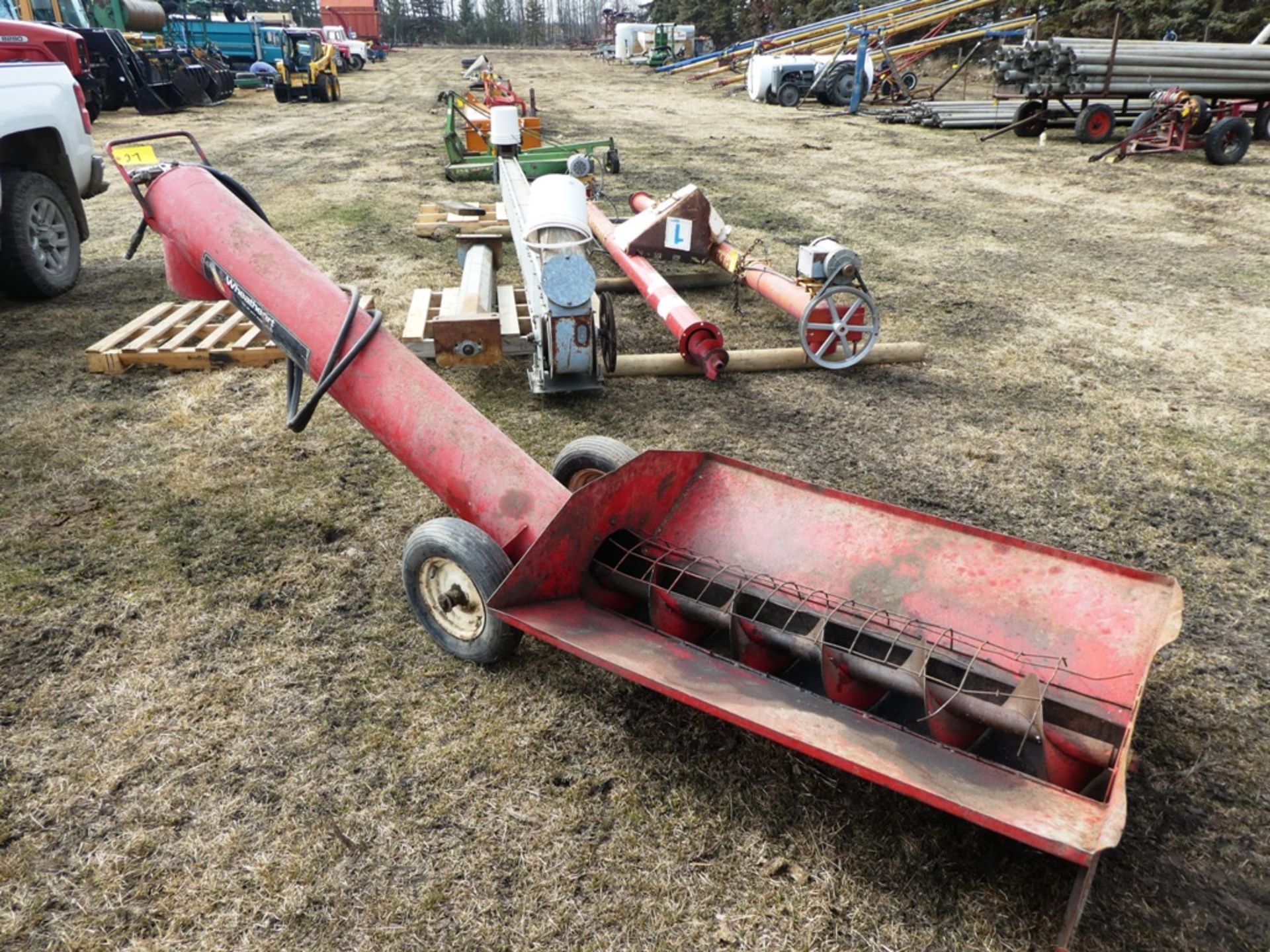 WHEATHEART 10" TRANSFER AUGER W/ HYDRAULIC DRIVE